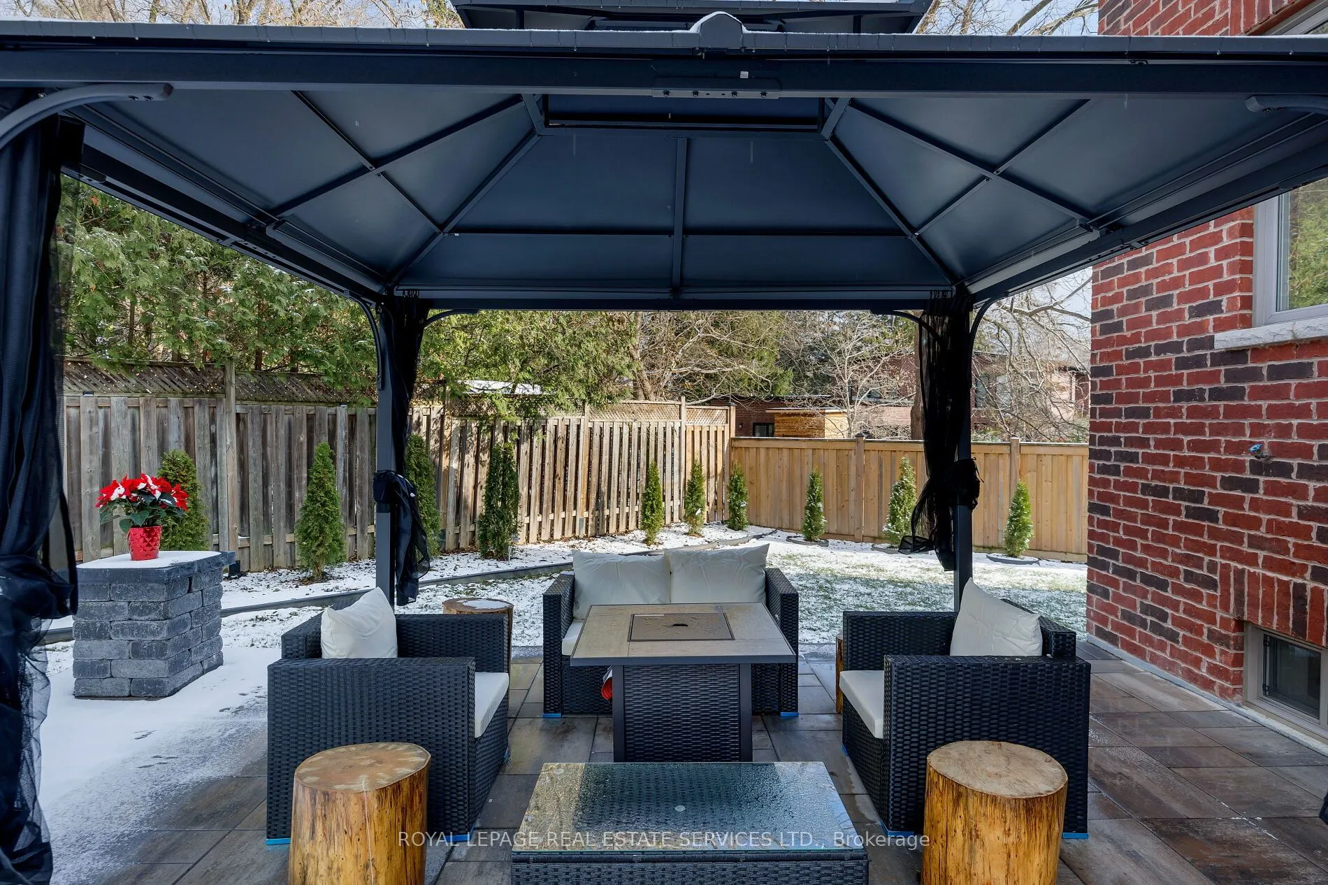 125 Paliser Court