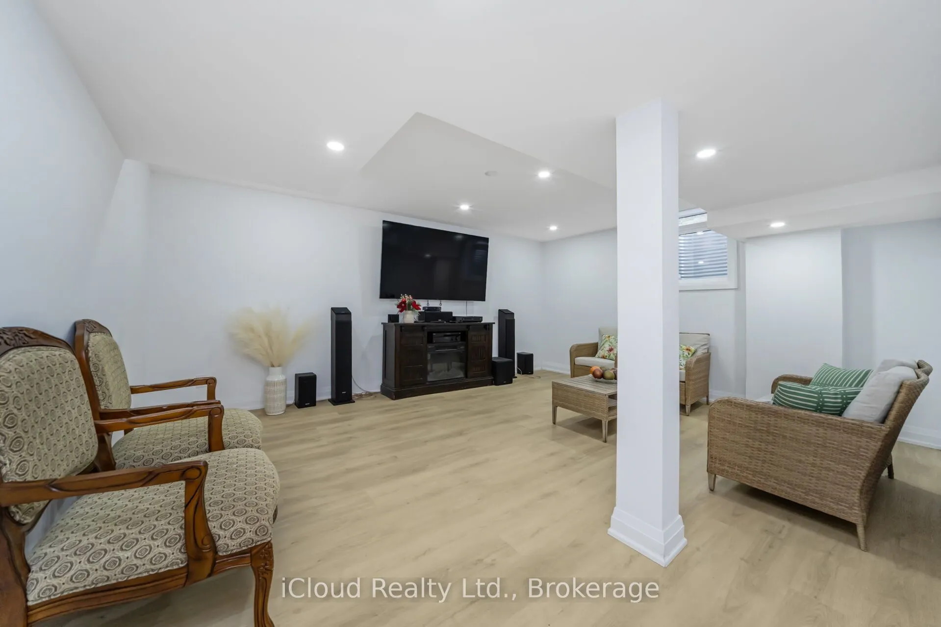 366 Marshall Crescent