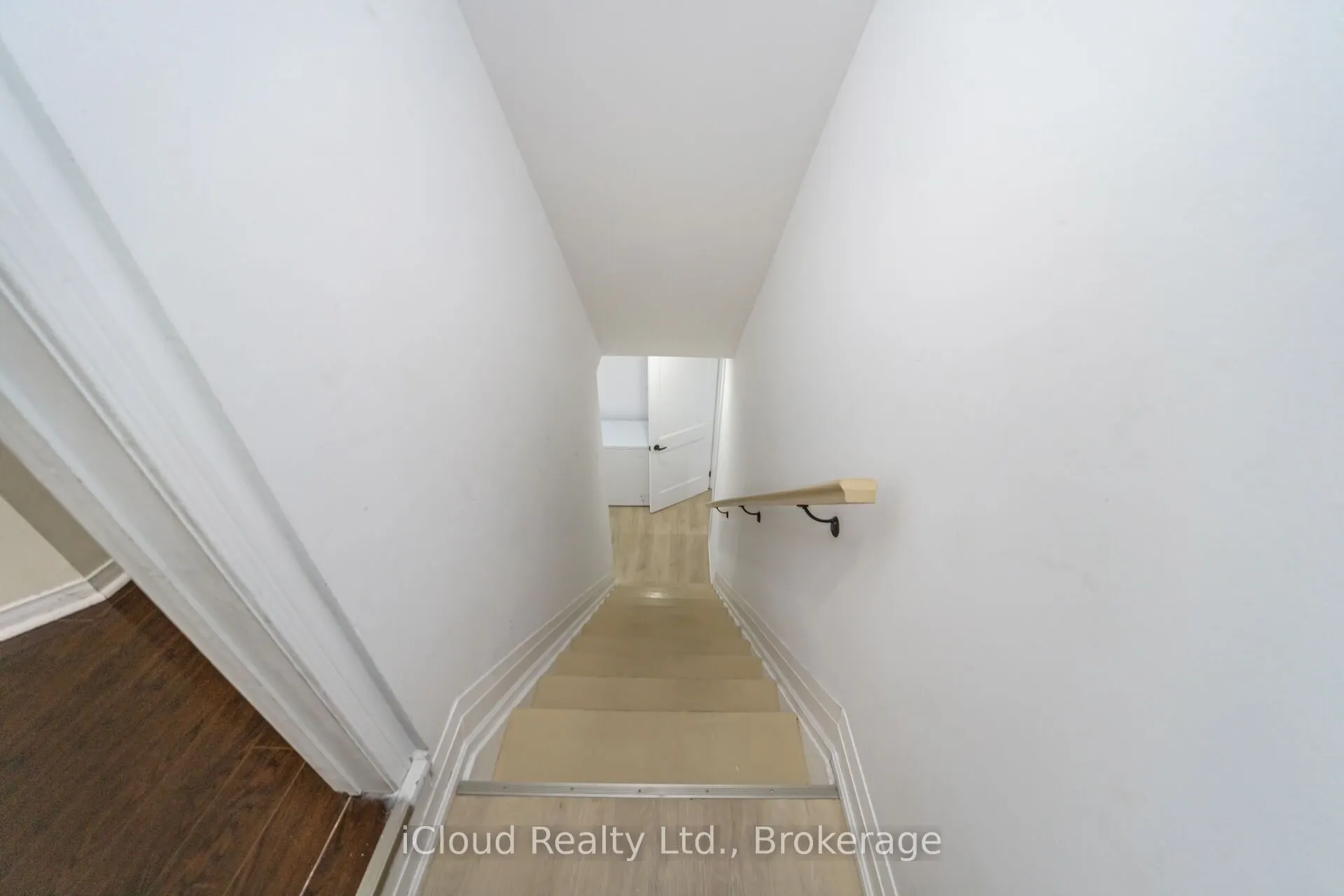 366 Marshall Crescent