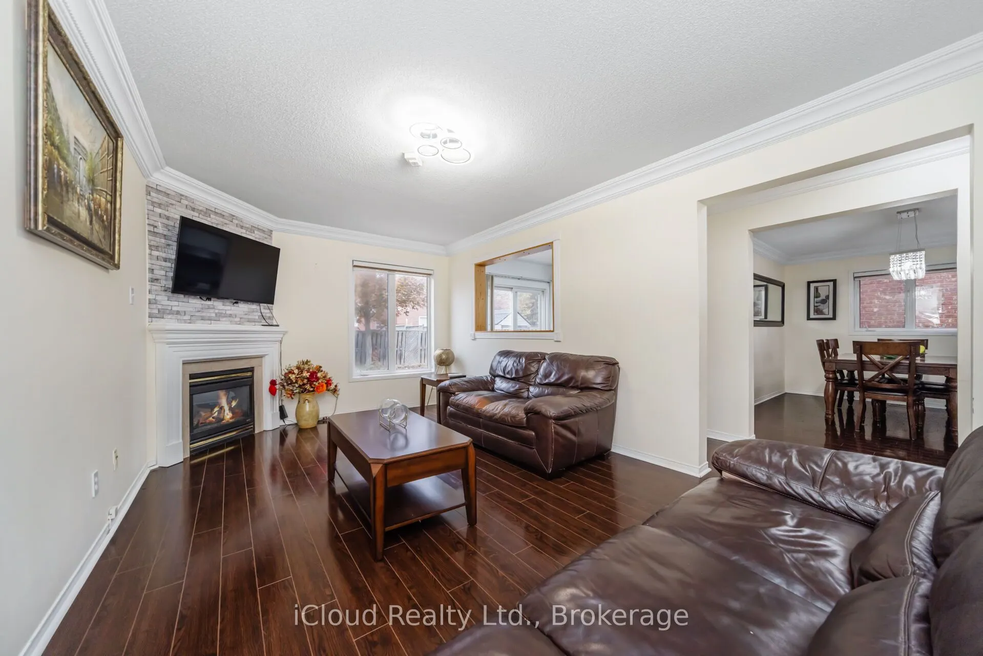 366 Marshall Crescent
