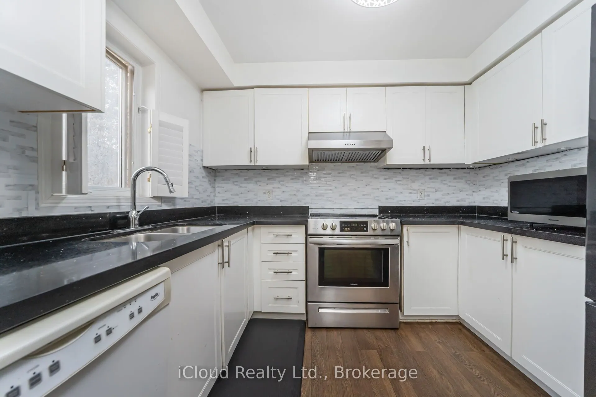 366 Marshall Crescent