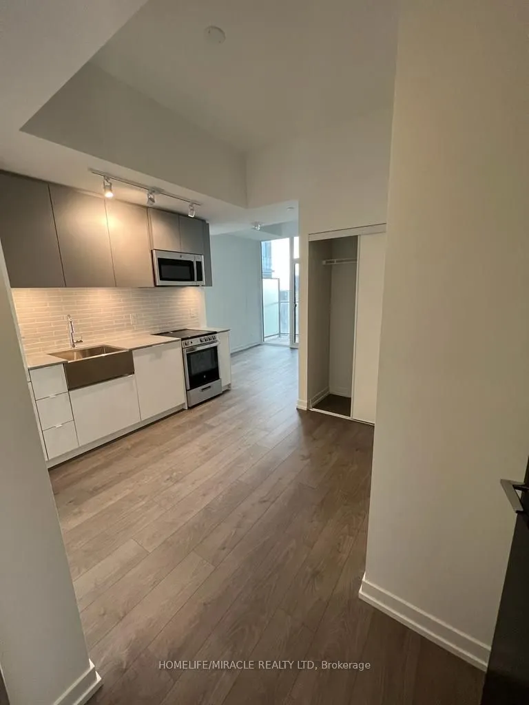 270 Dufferin Street #914