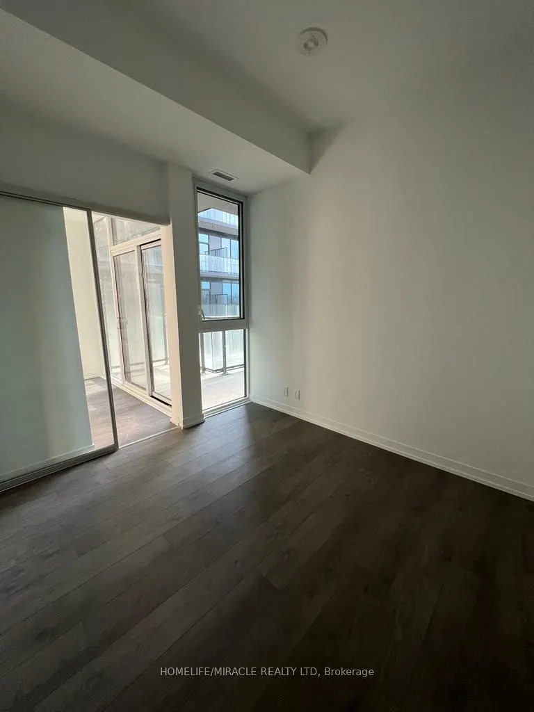 270 Dufferin Street #914
