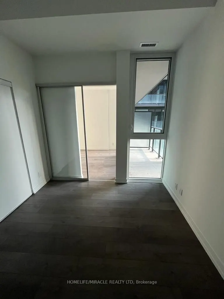 270 Dufferin Street #914