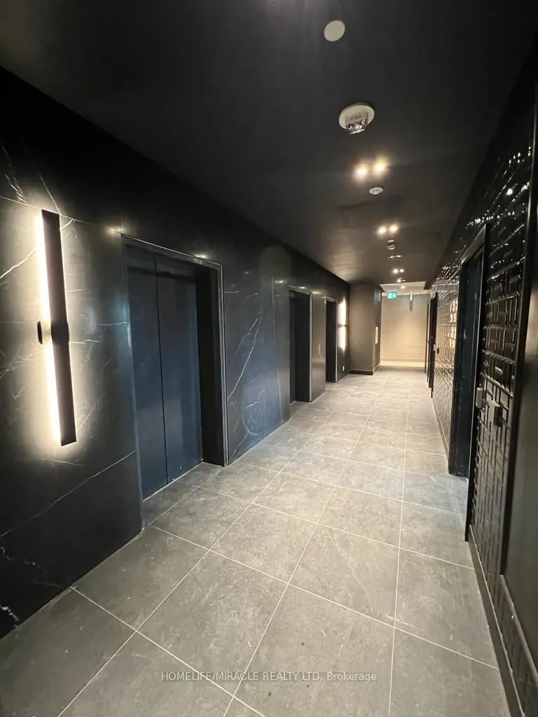 270 Dufferin Street #914