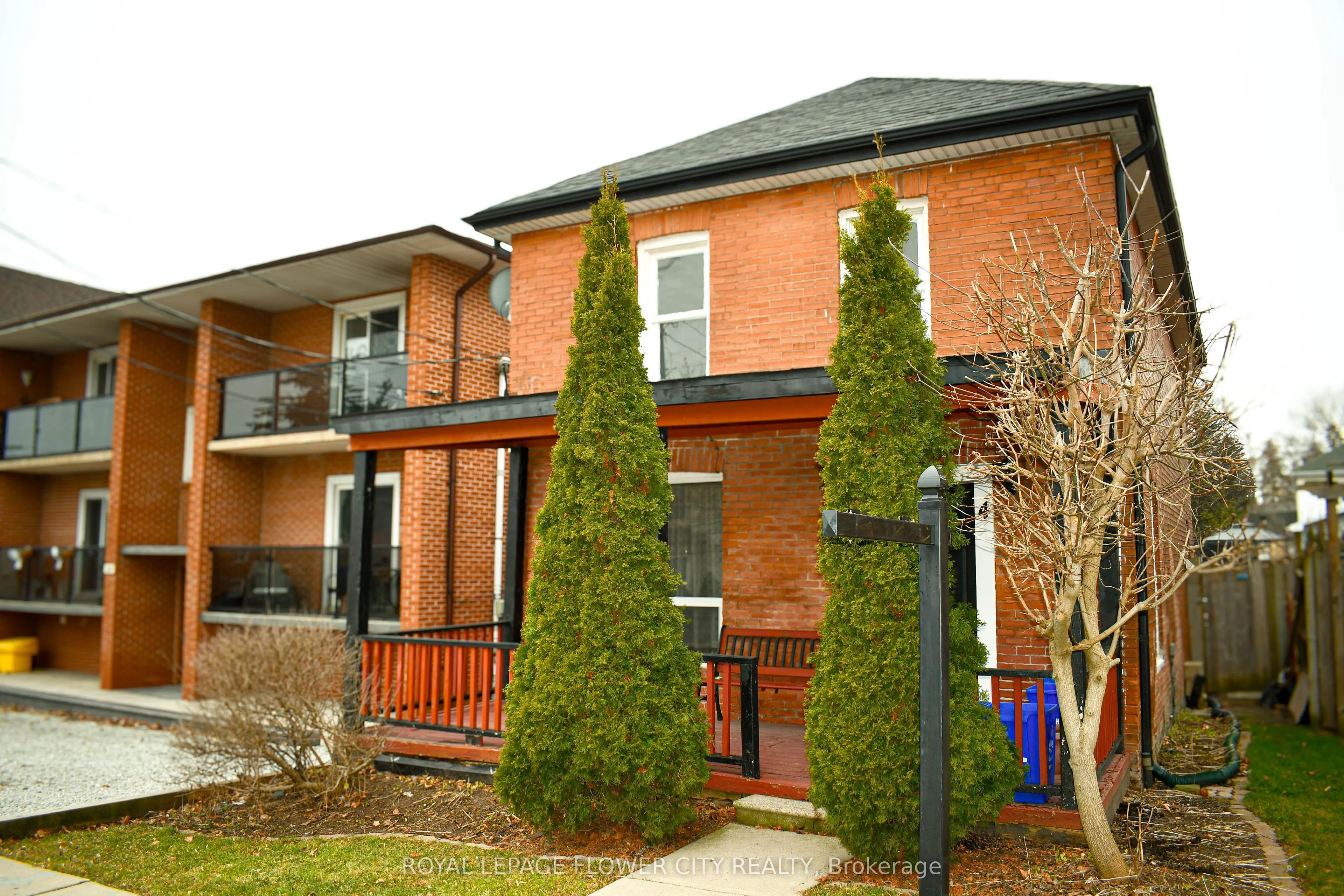 4 Main Street S