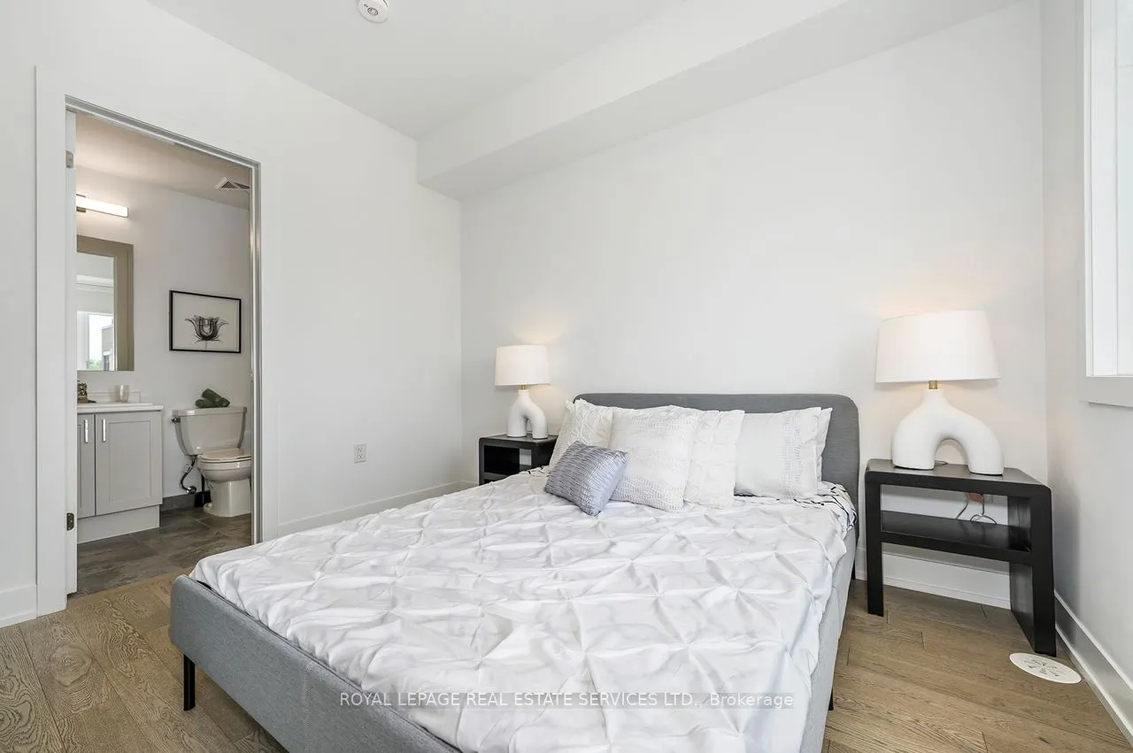 1075 Douglas McCurdy Common #251