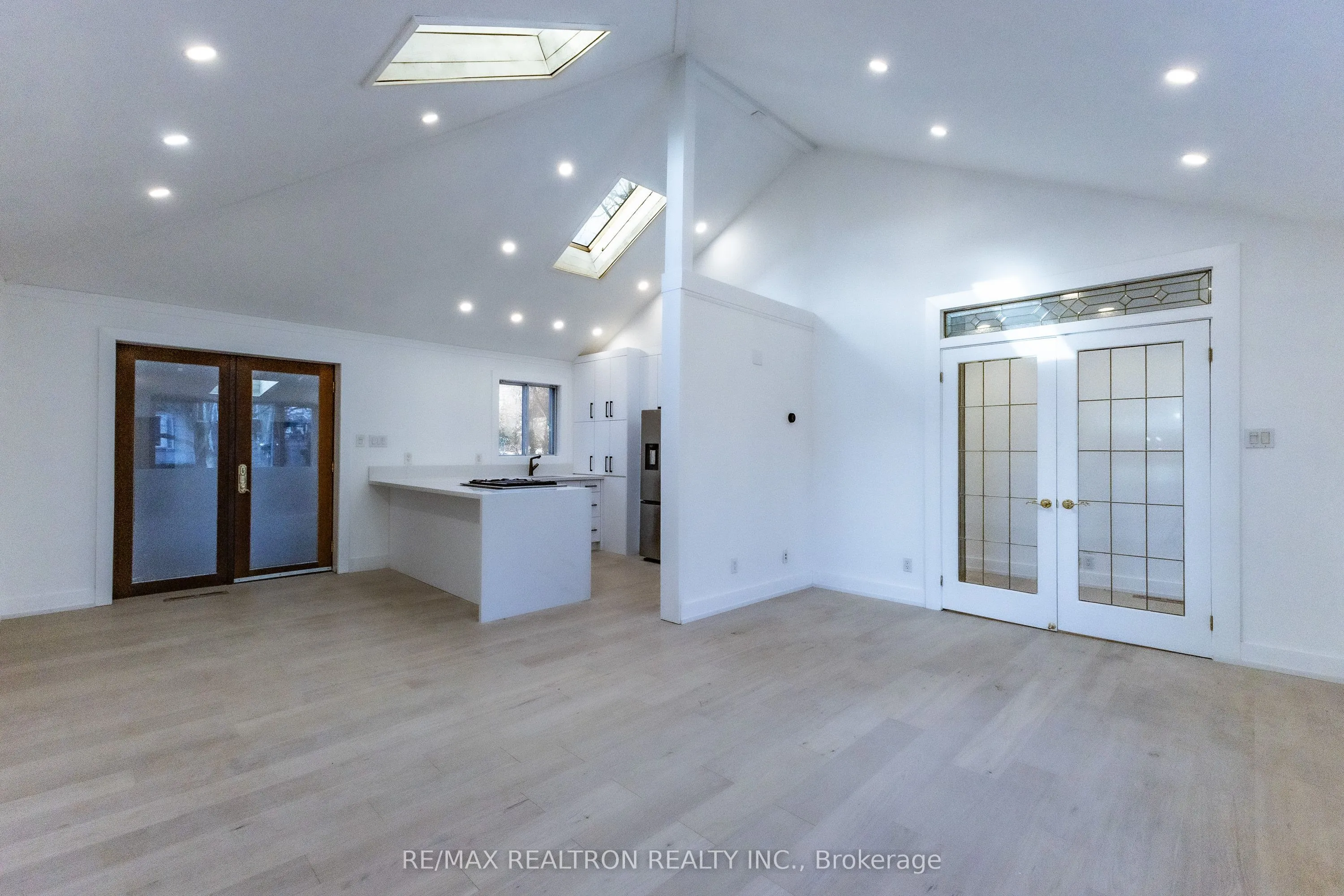 1480 Kenmuir Avenue