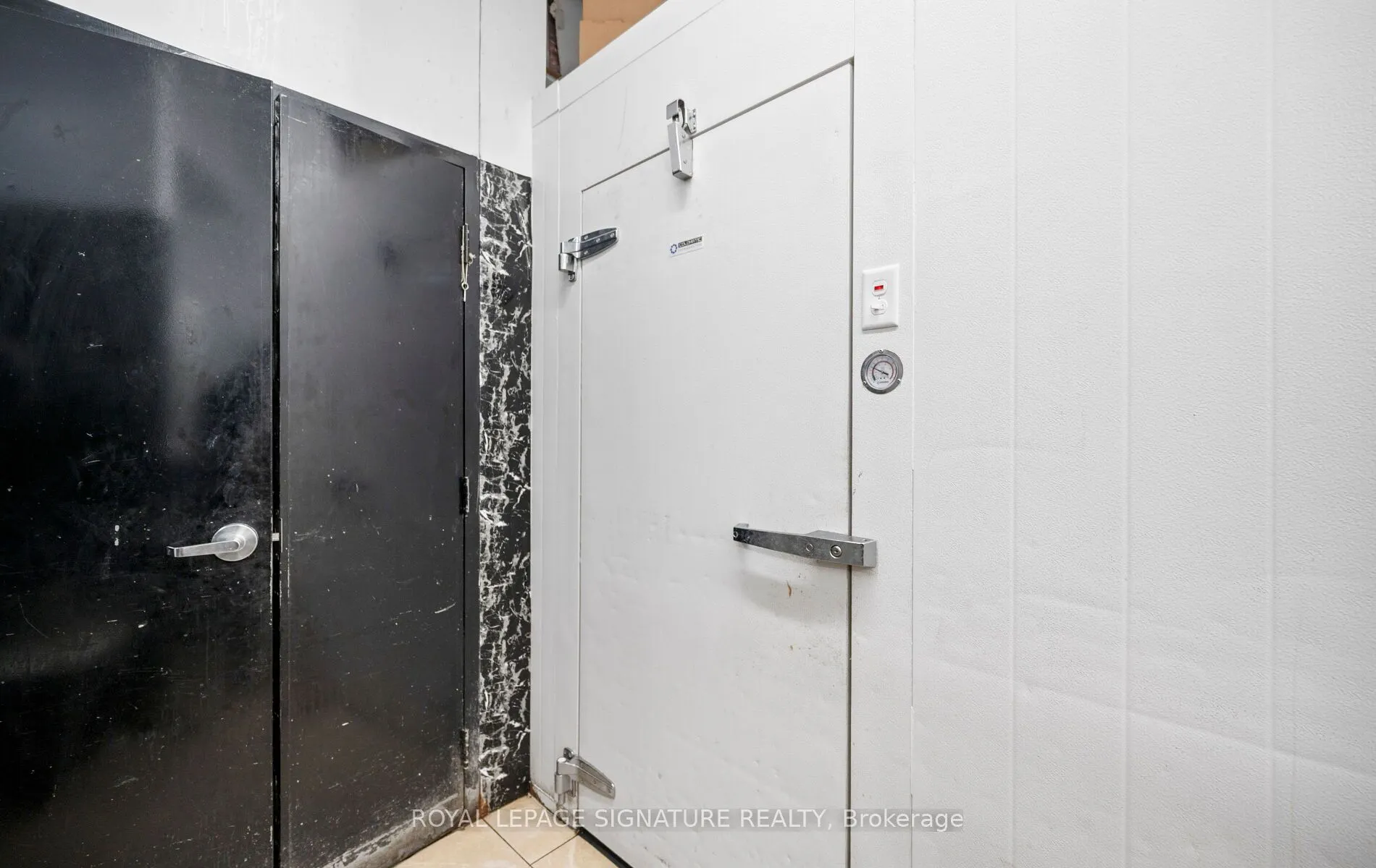 3200 Erin Mills Parkway #1A