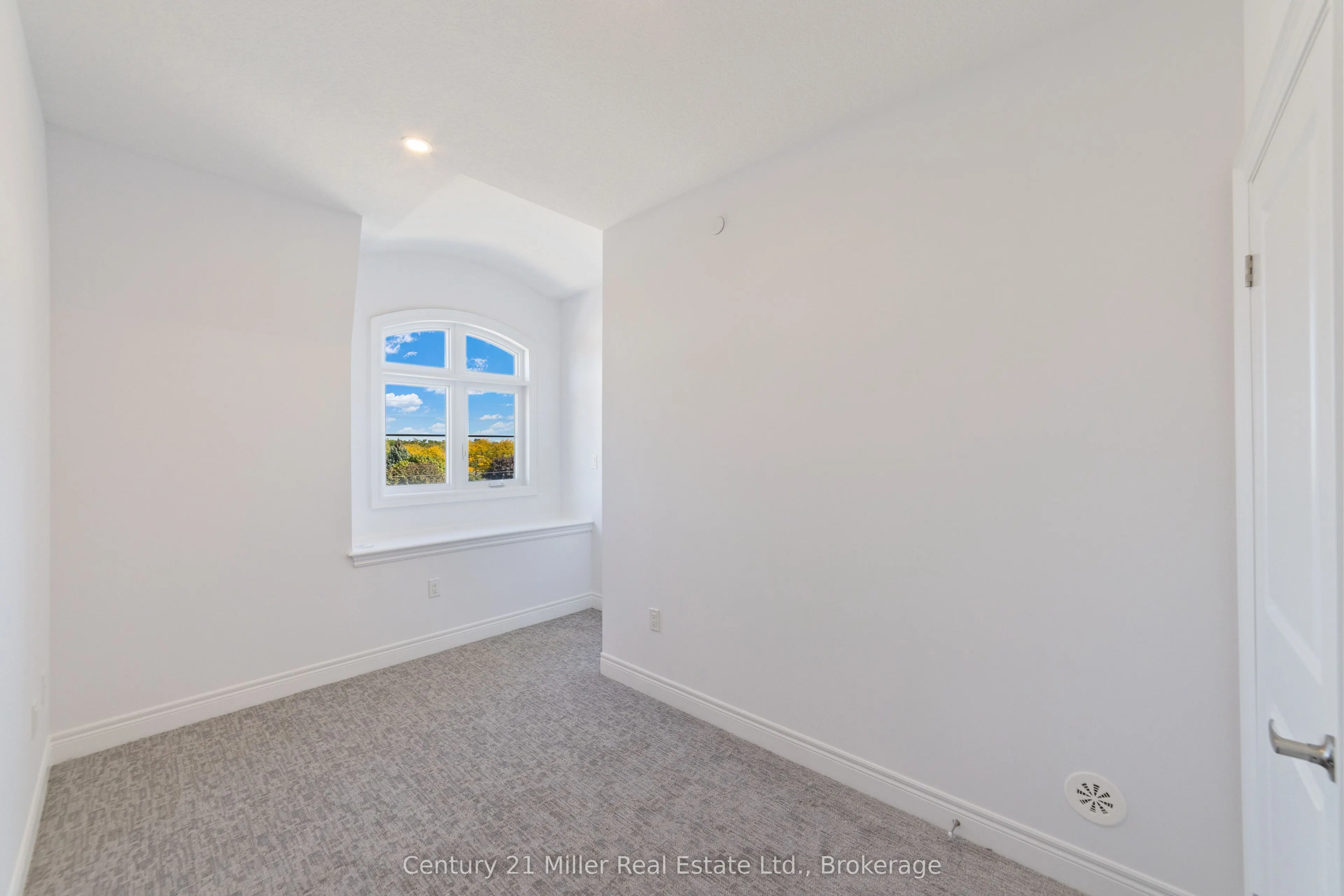 2140 Trafalgar Road #43