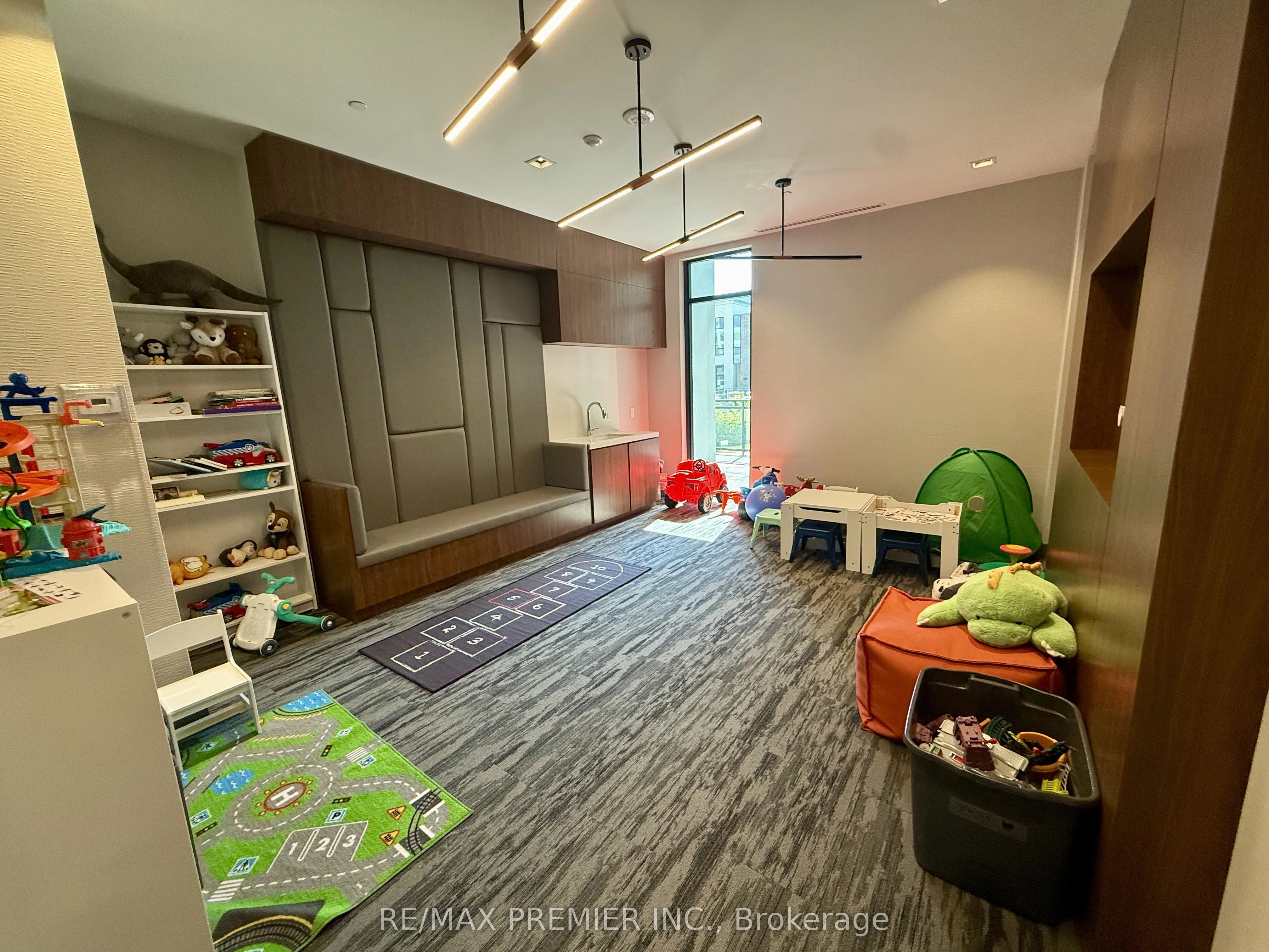 25 Neighbourhood Lane #515