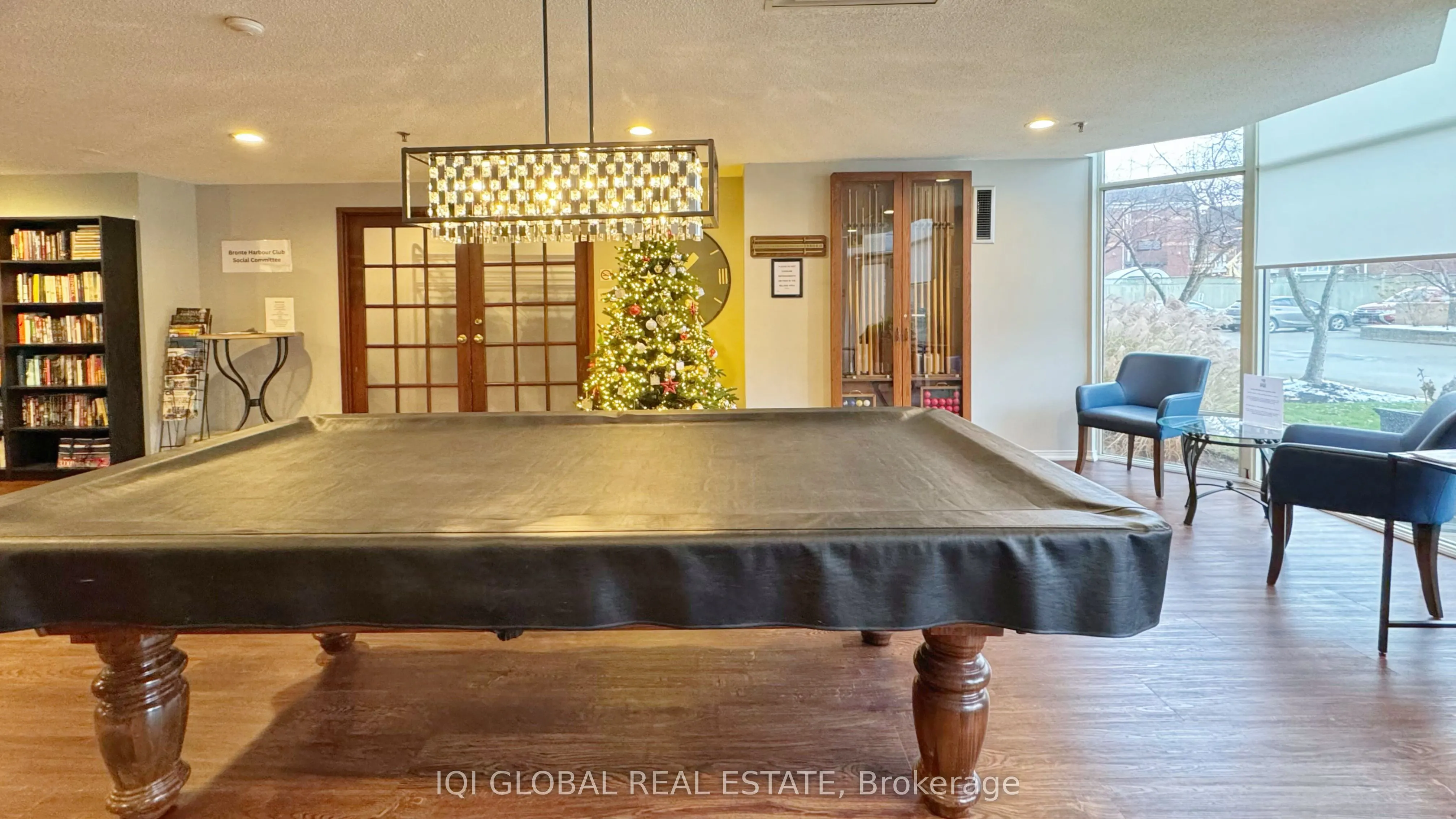 2511 Lakeshore Road W #109