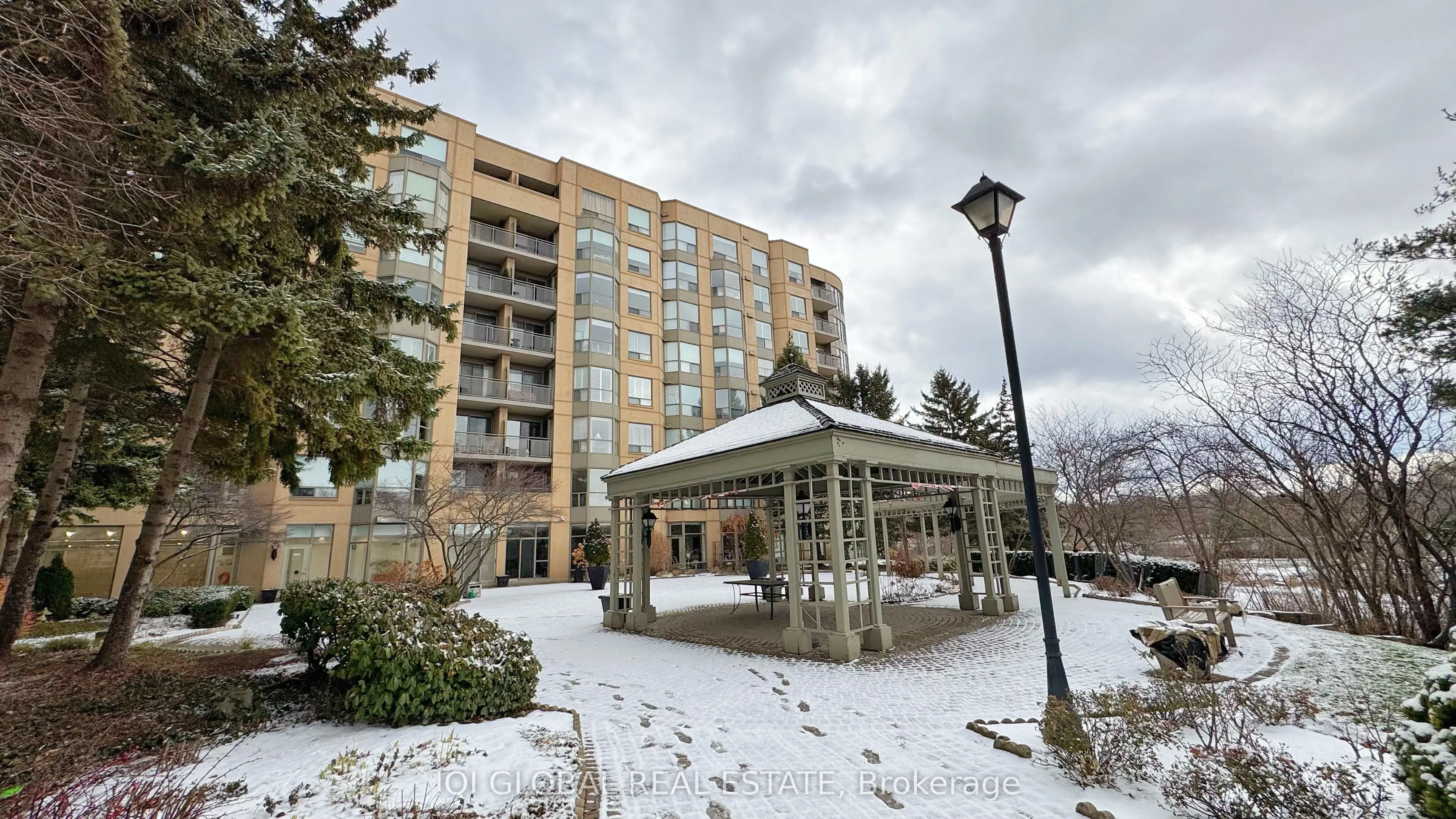 2511 Lakeshore Road W #109