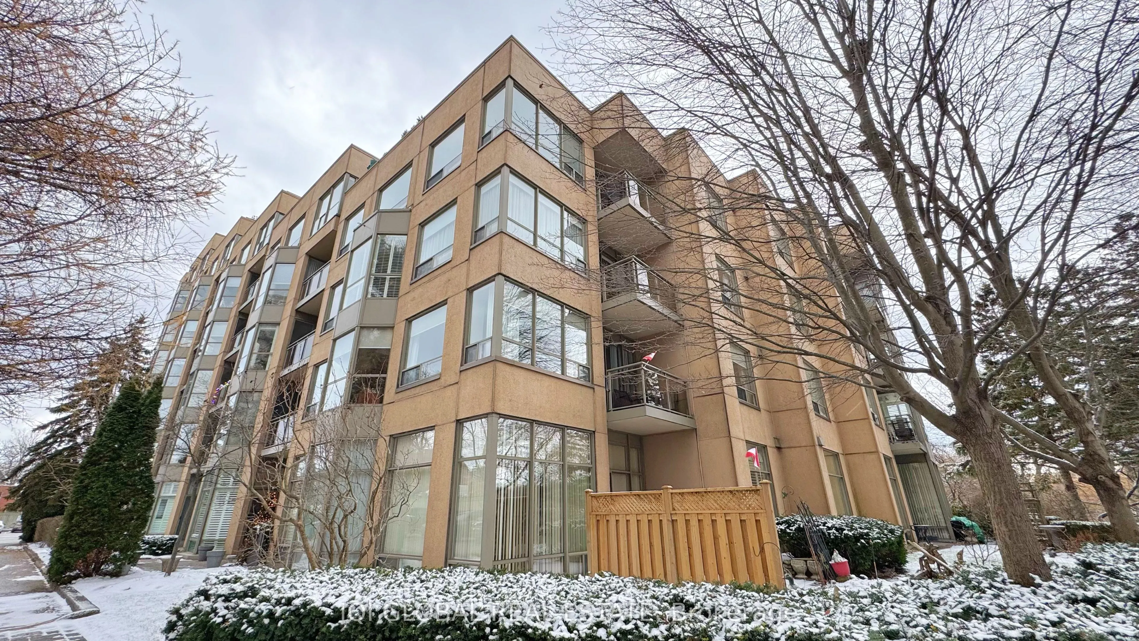 2511 Lakeshore Road W #109