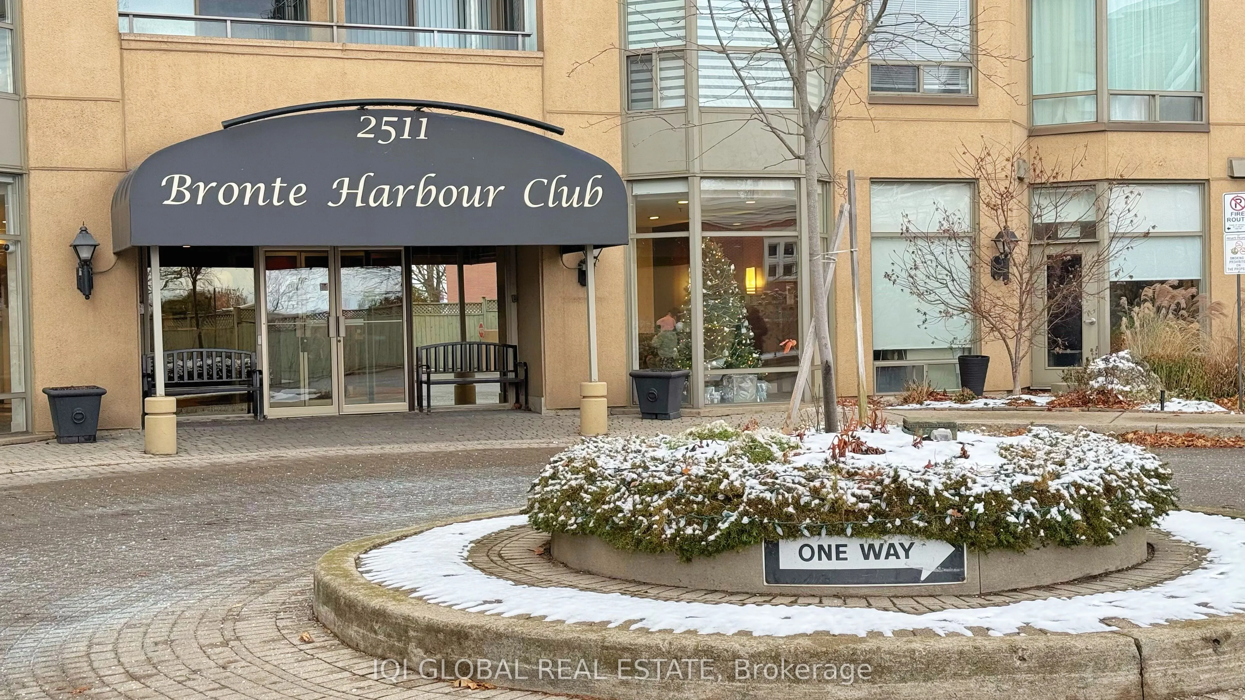 2511 Lakeshore Road W #109
