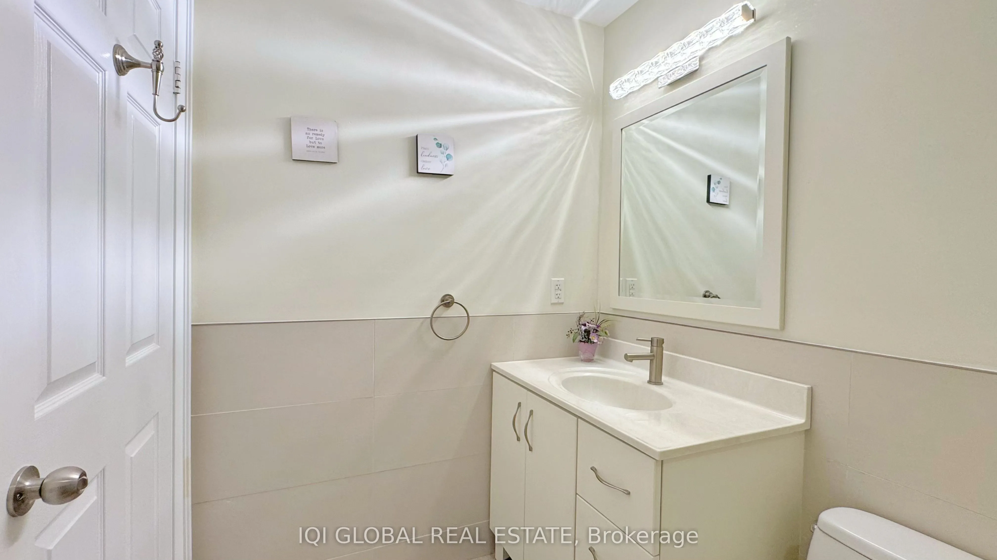 2511 Lakeshore Road W #109