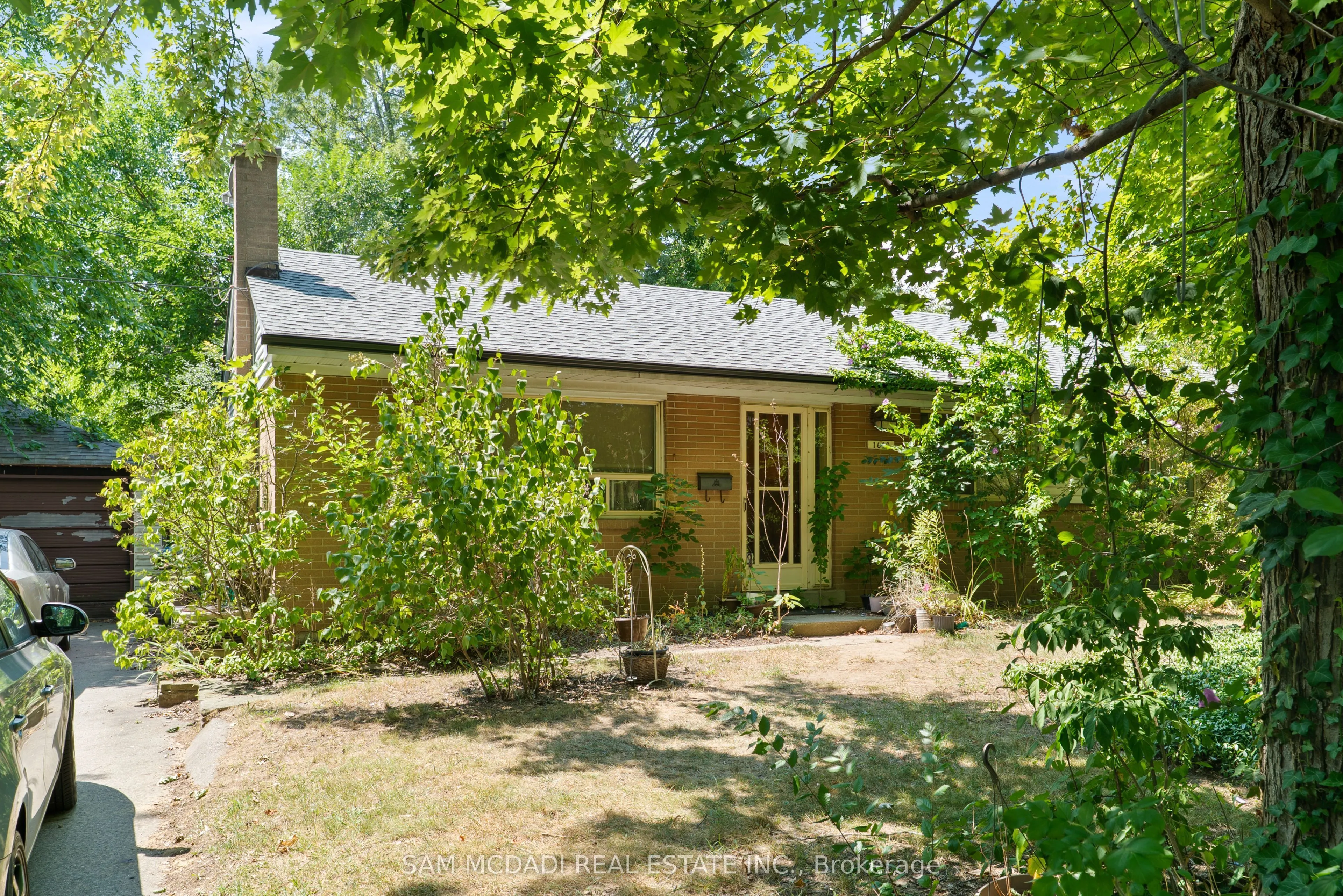 1610 Magenta Court