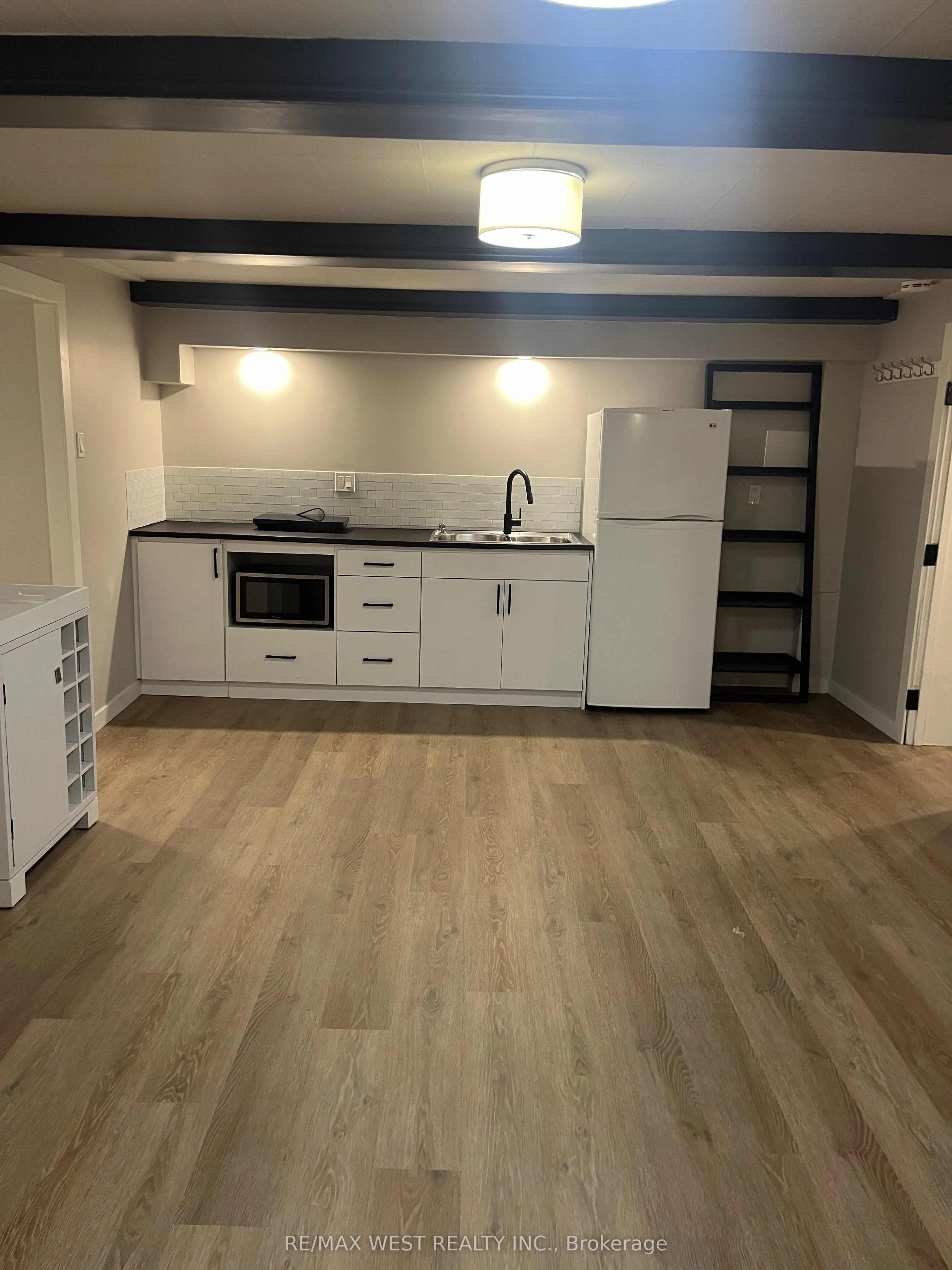 35 Lilywood Road #B1