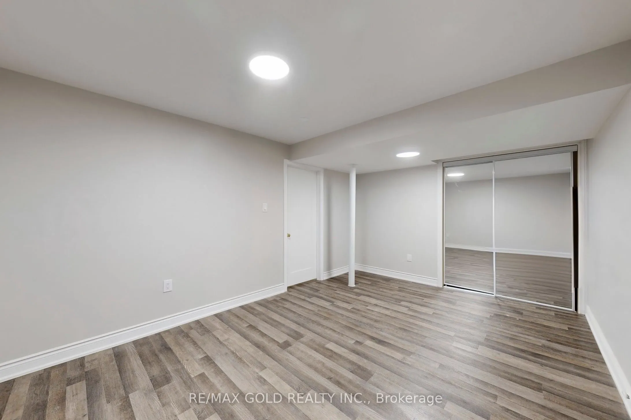 189 Kingsview Boulevard