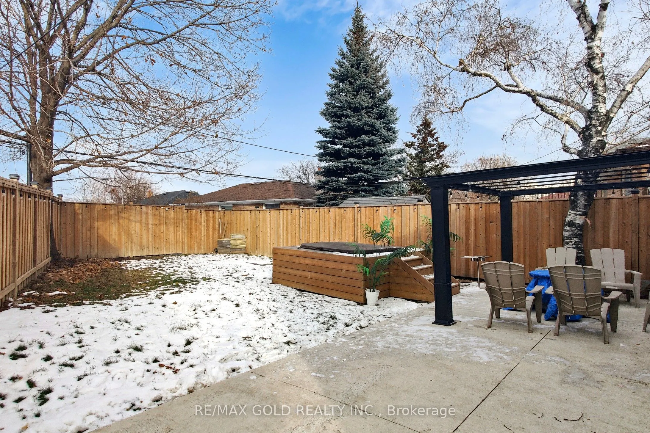 189 Kingsview Boulevard