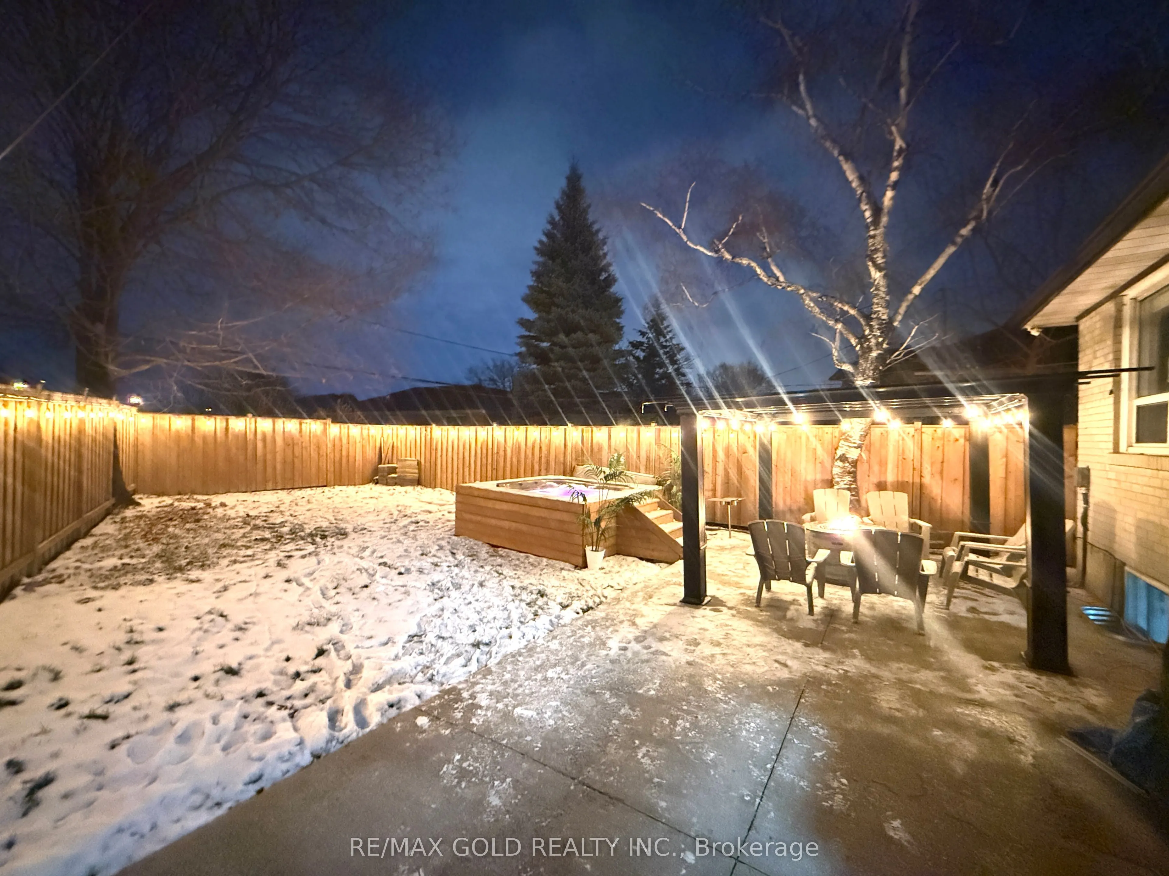 189 Kingsview Boulevard