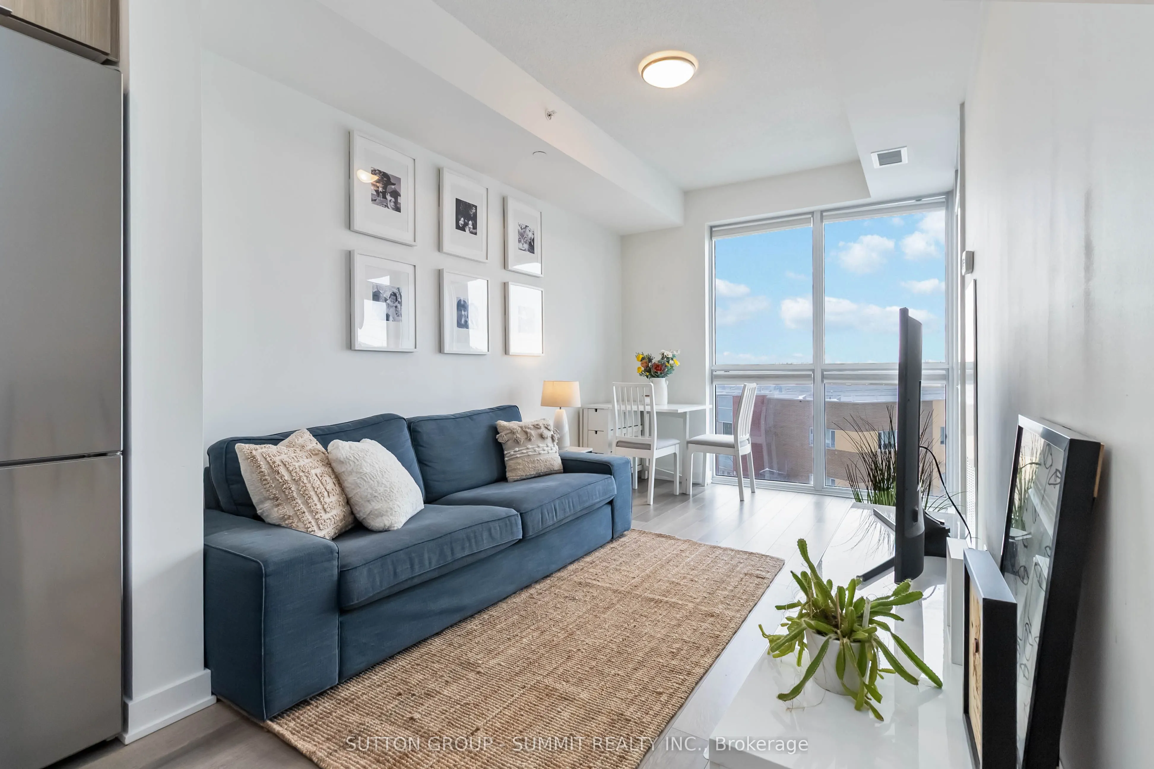 5220 Dundas Street #D422
