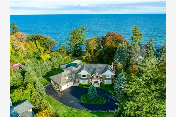 21 Ennisclare Drive E