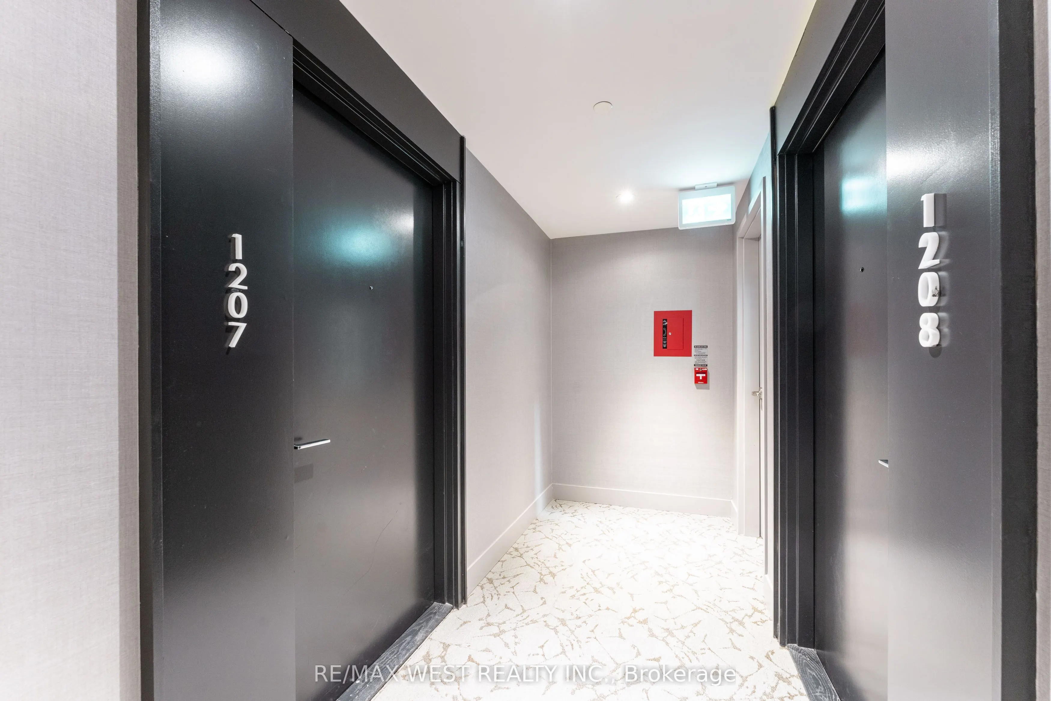 270 Dufferin Street W #1207