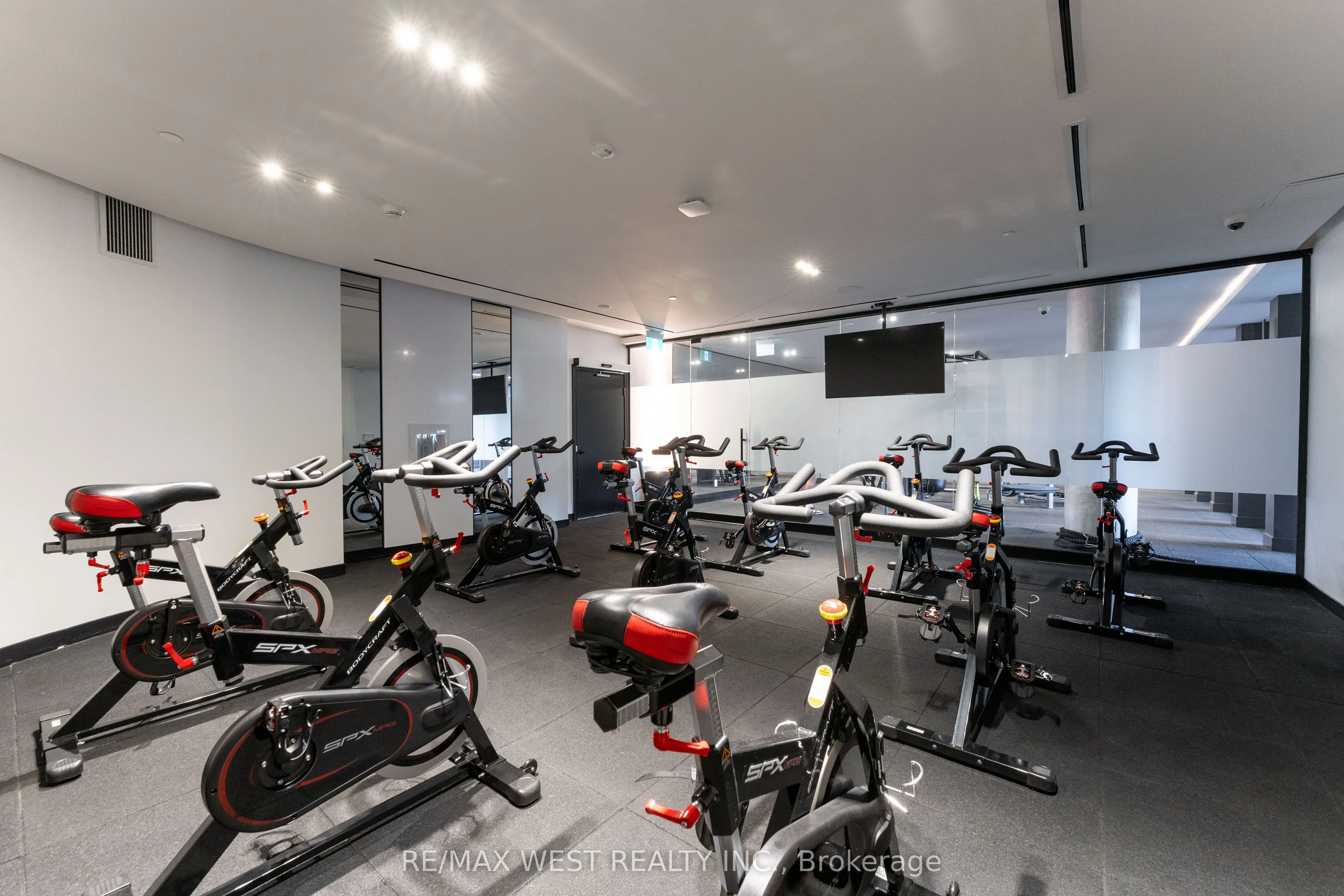 270 Dufferin Street W #1207