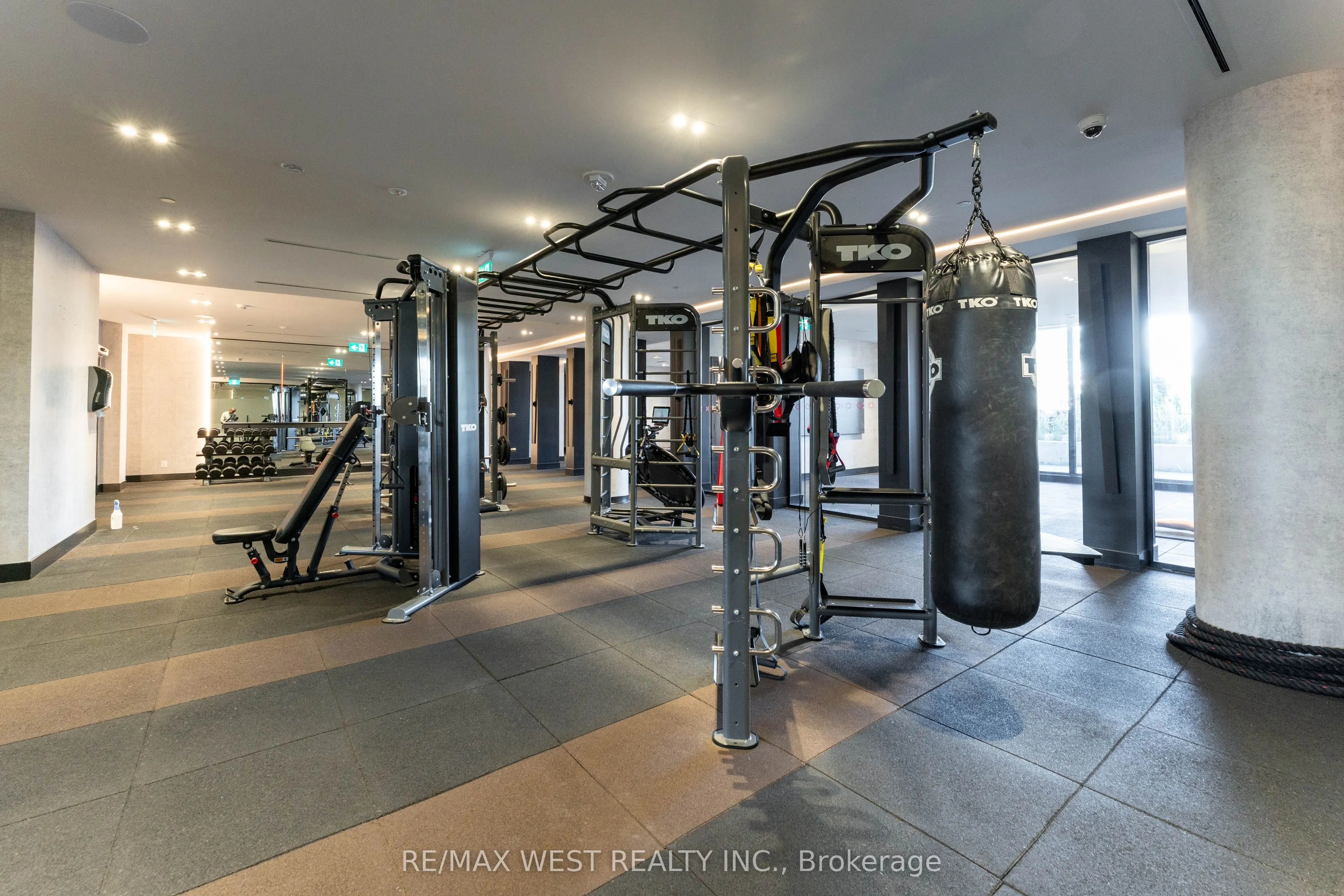 270 Dufferin Street W #1207
