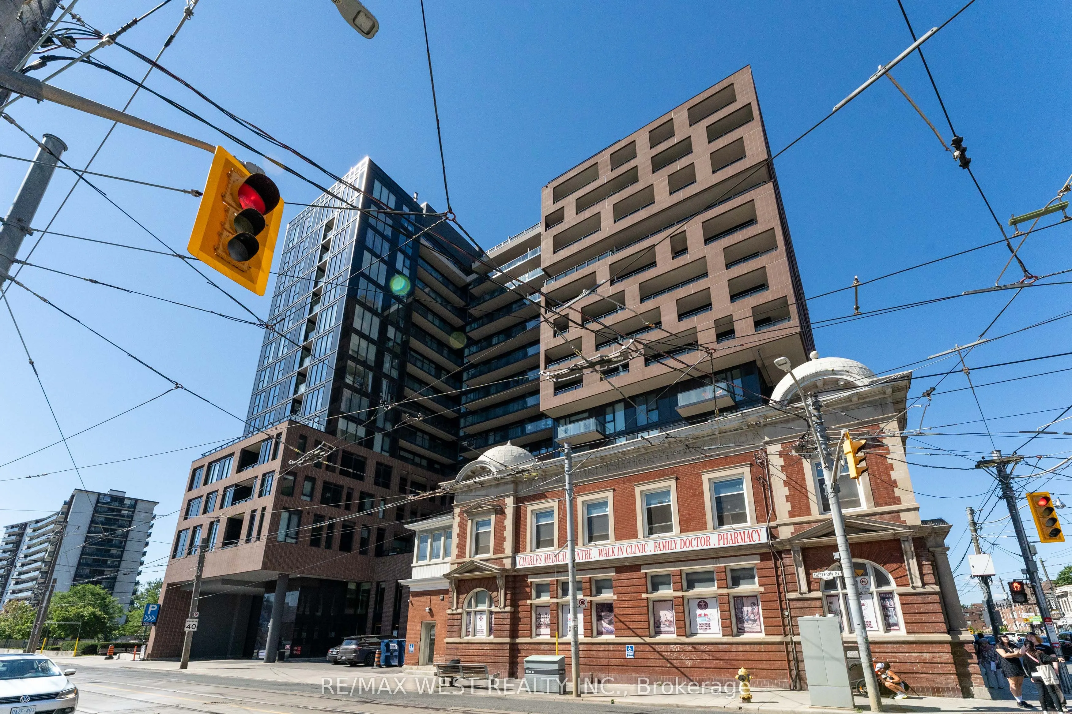 270 Dufferin Street W #1207