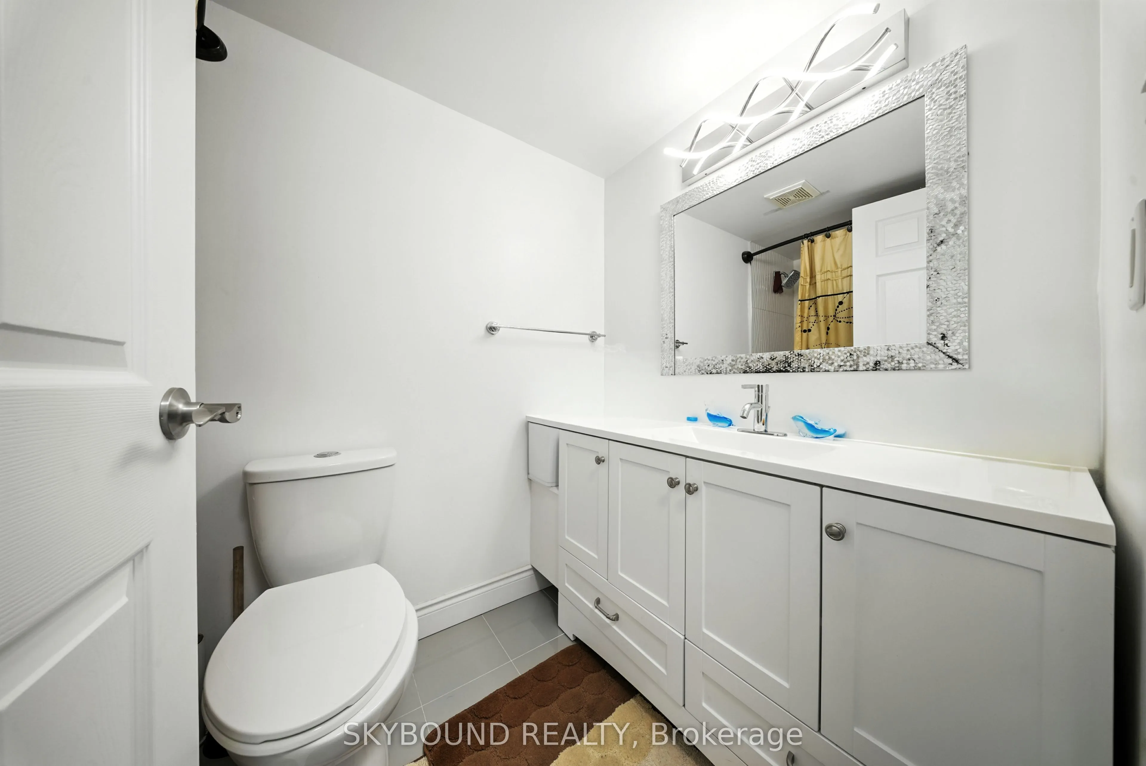 355 Rathburn Road E #1204