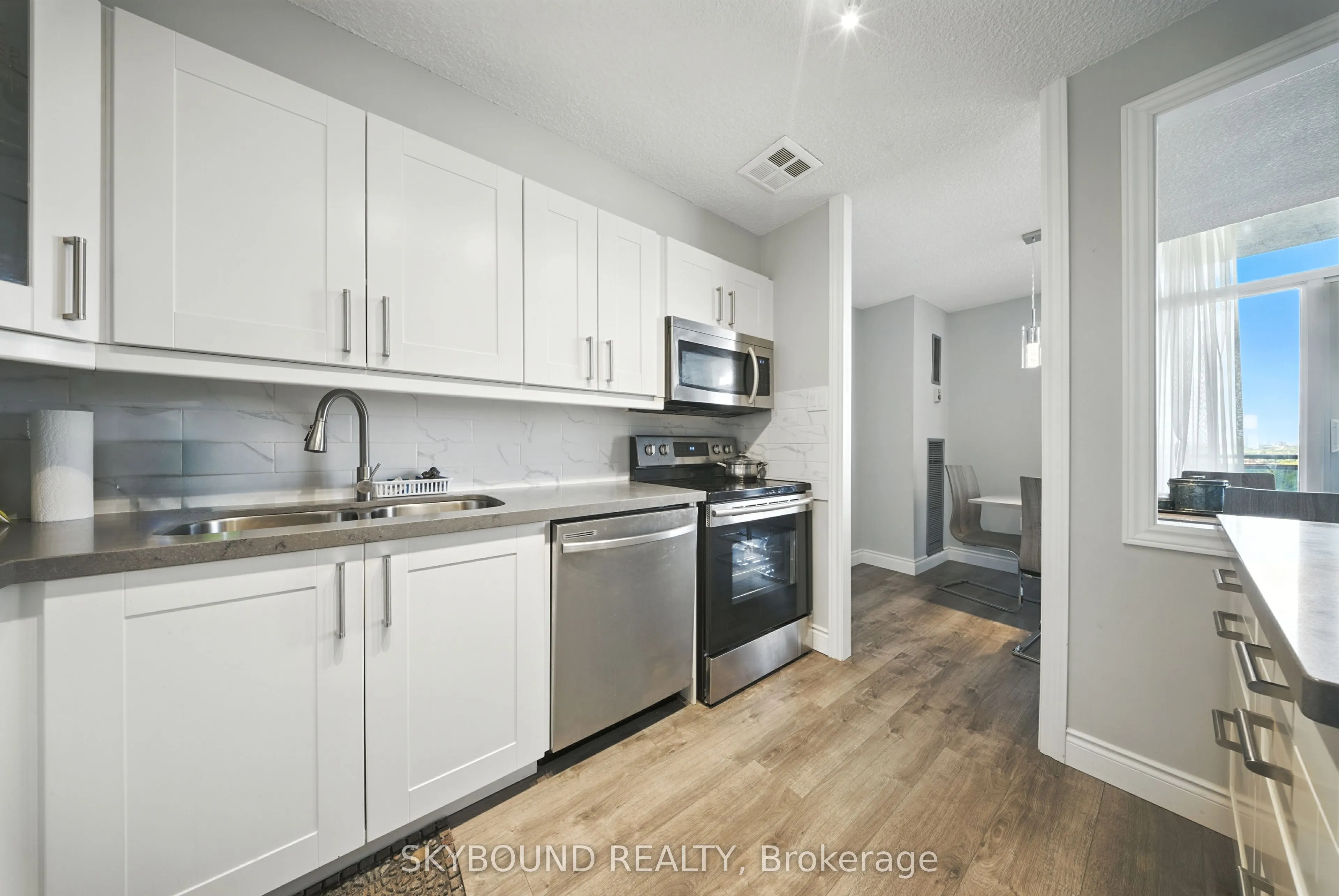 355 Rathburn Road E #1204