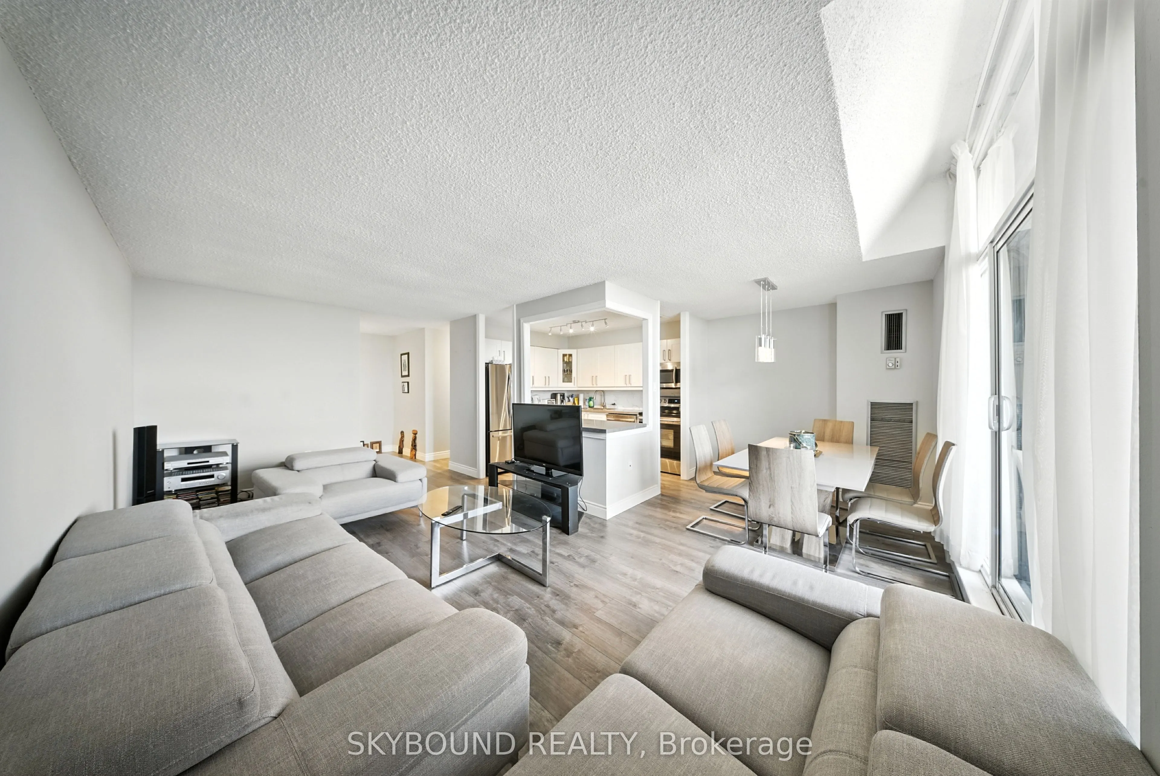 355 Rathburn Road E #1204