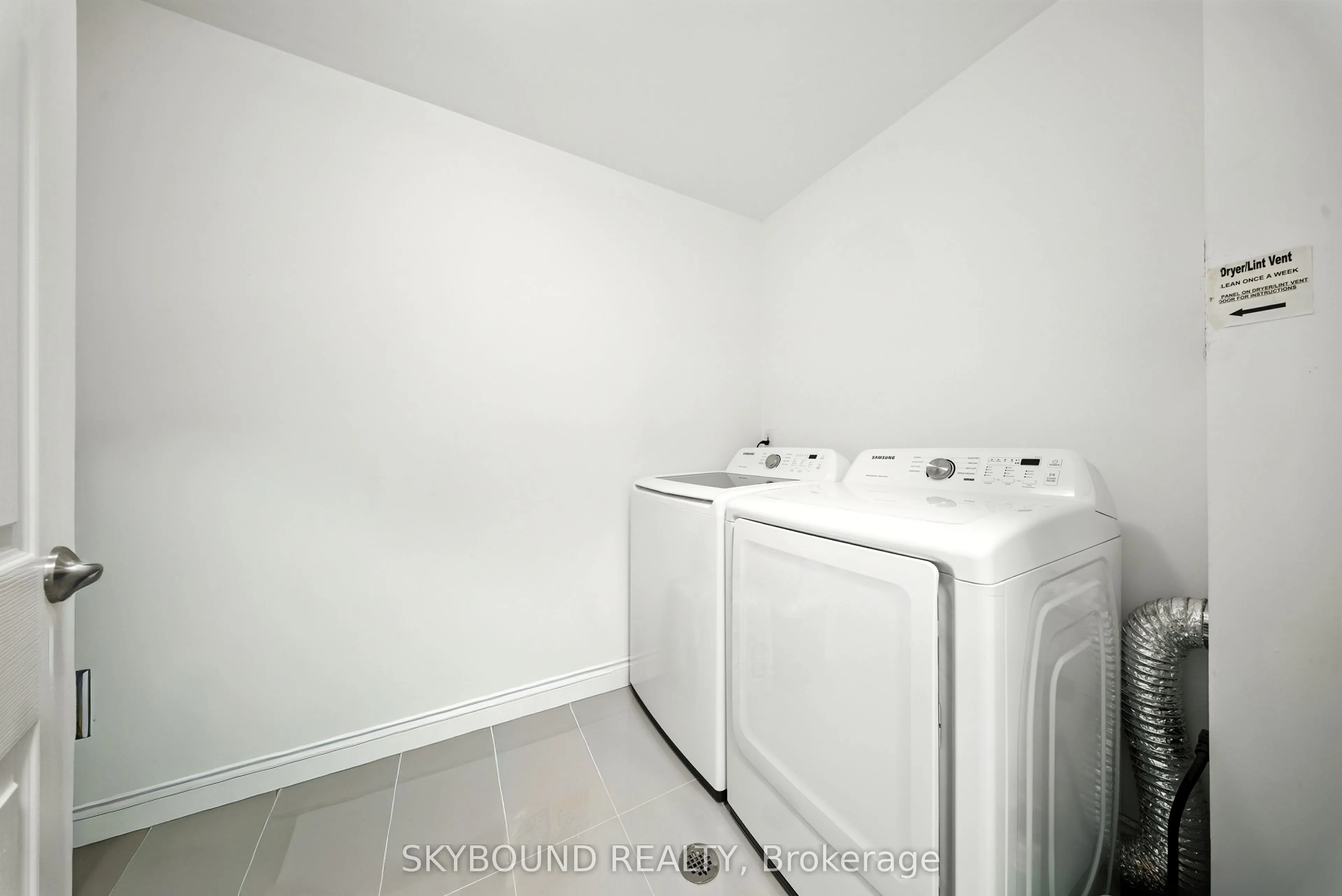 355 Rathburn Road E #1204