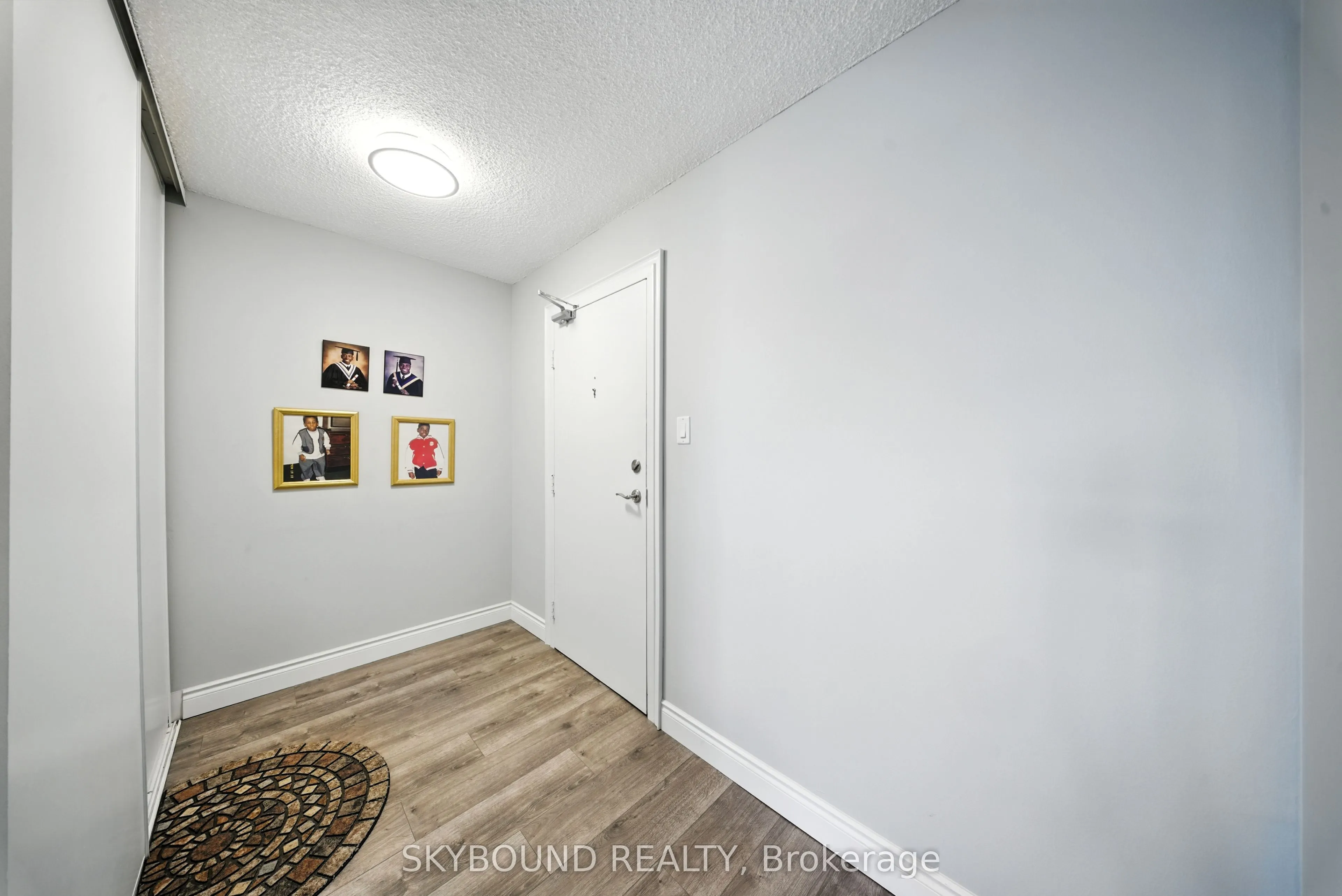 355 Rathburn Road E #1204