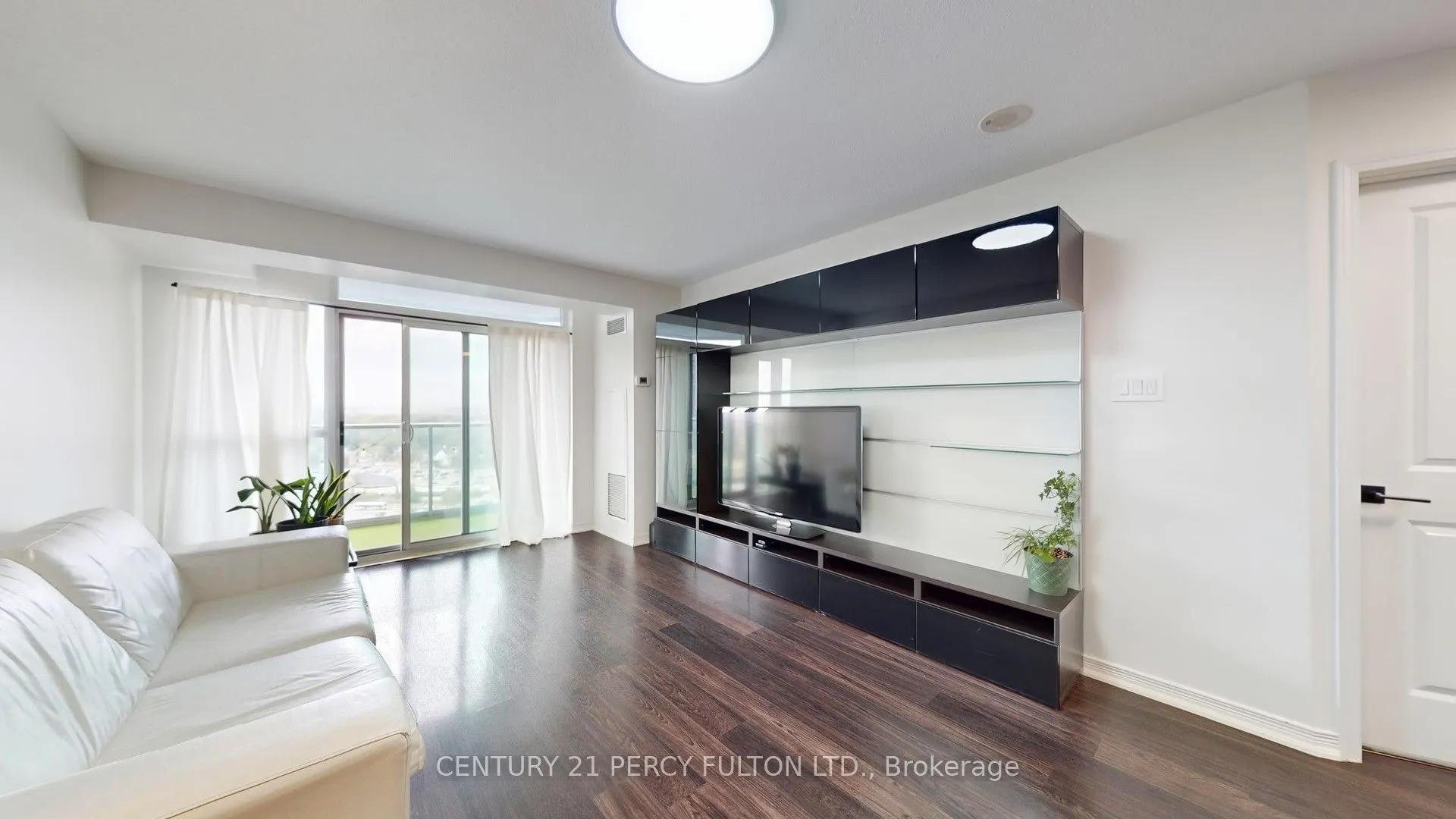 9 George Street N #1612