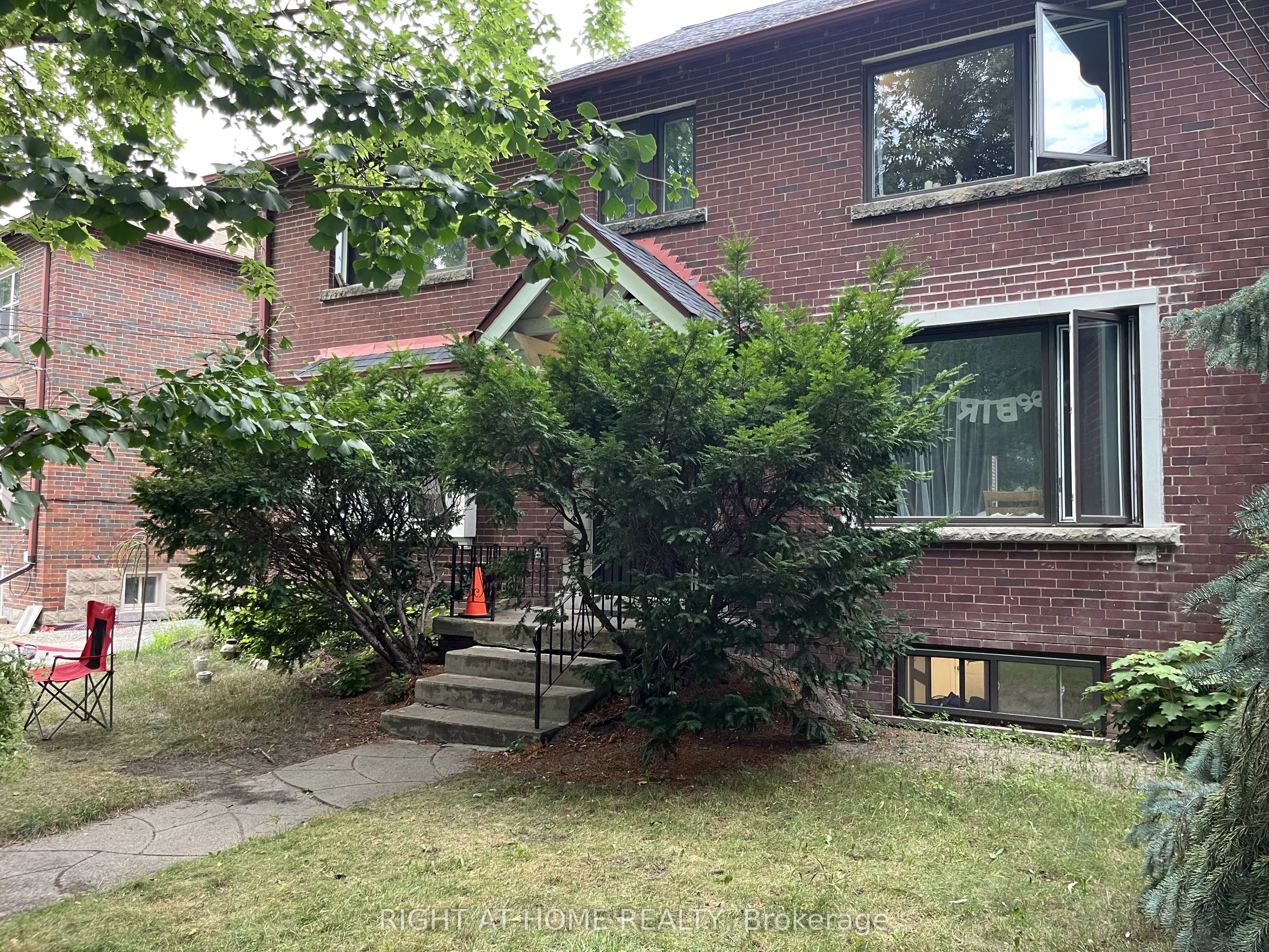11 Rivercrest Road