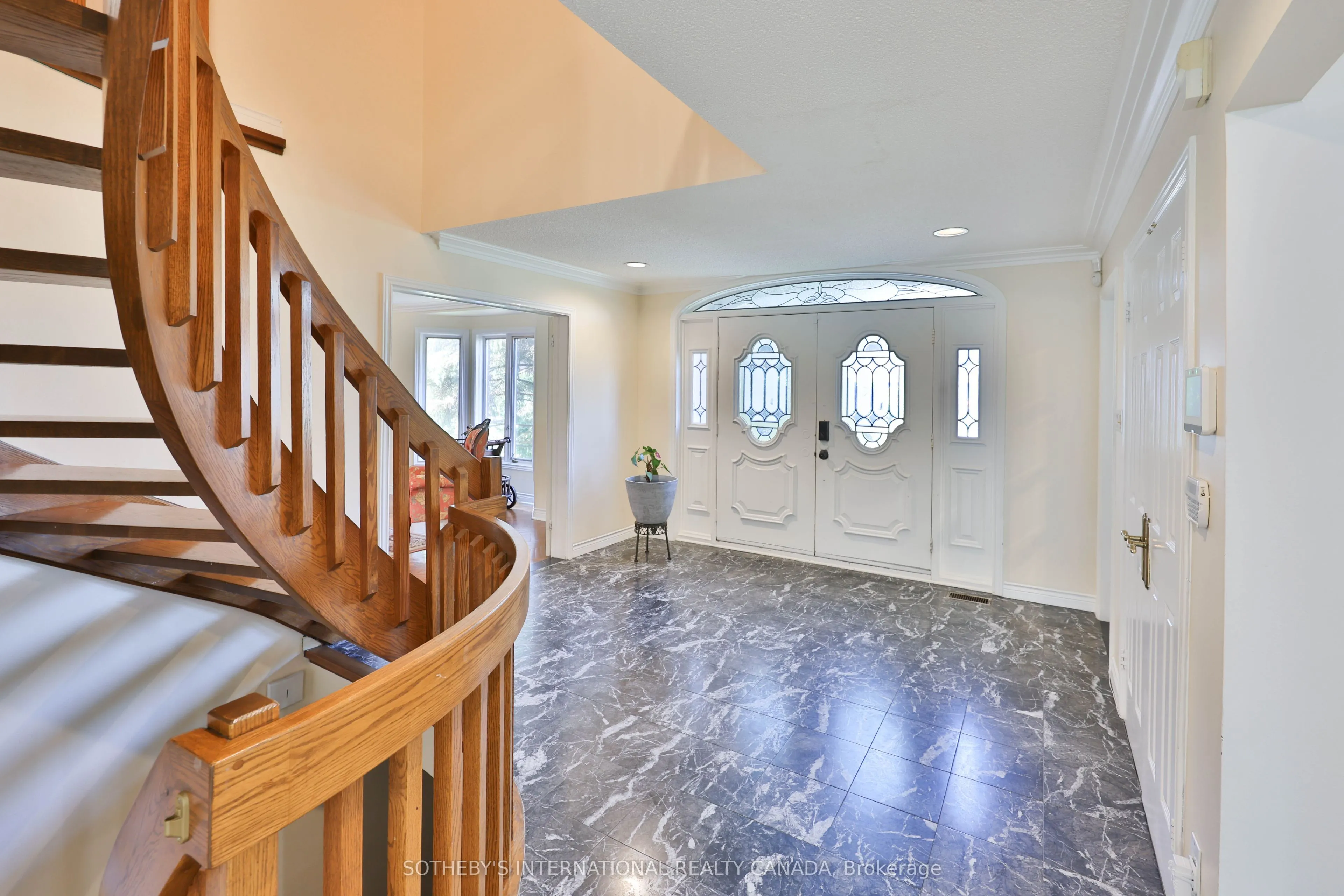 1070 Geran Crescent