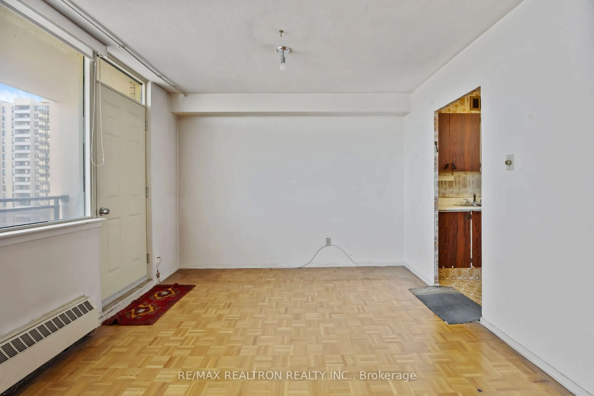 155 Marlee Avenue #909