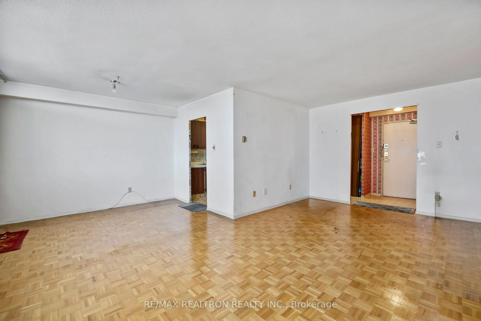 155 Marlee Avenue #909