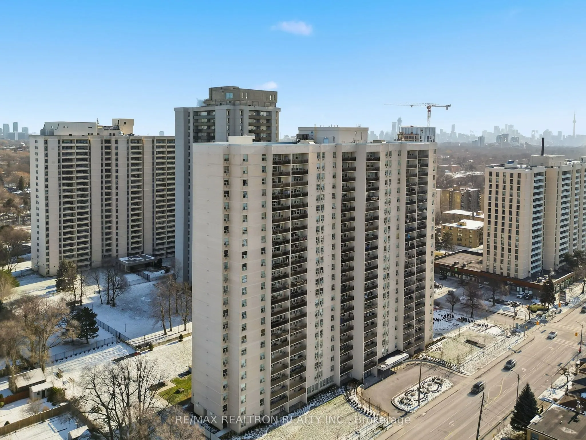 155 Marlee Avenue #909