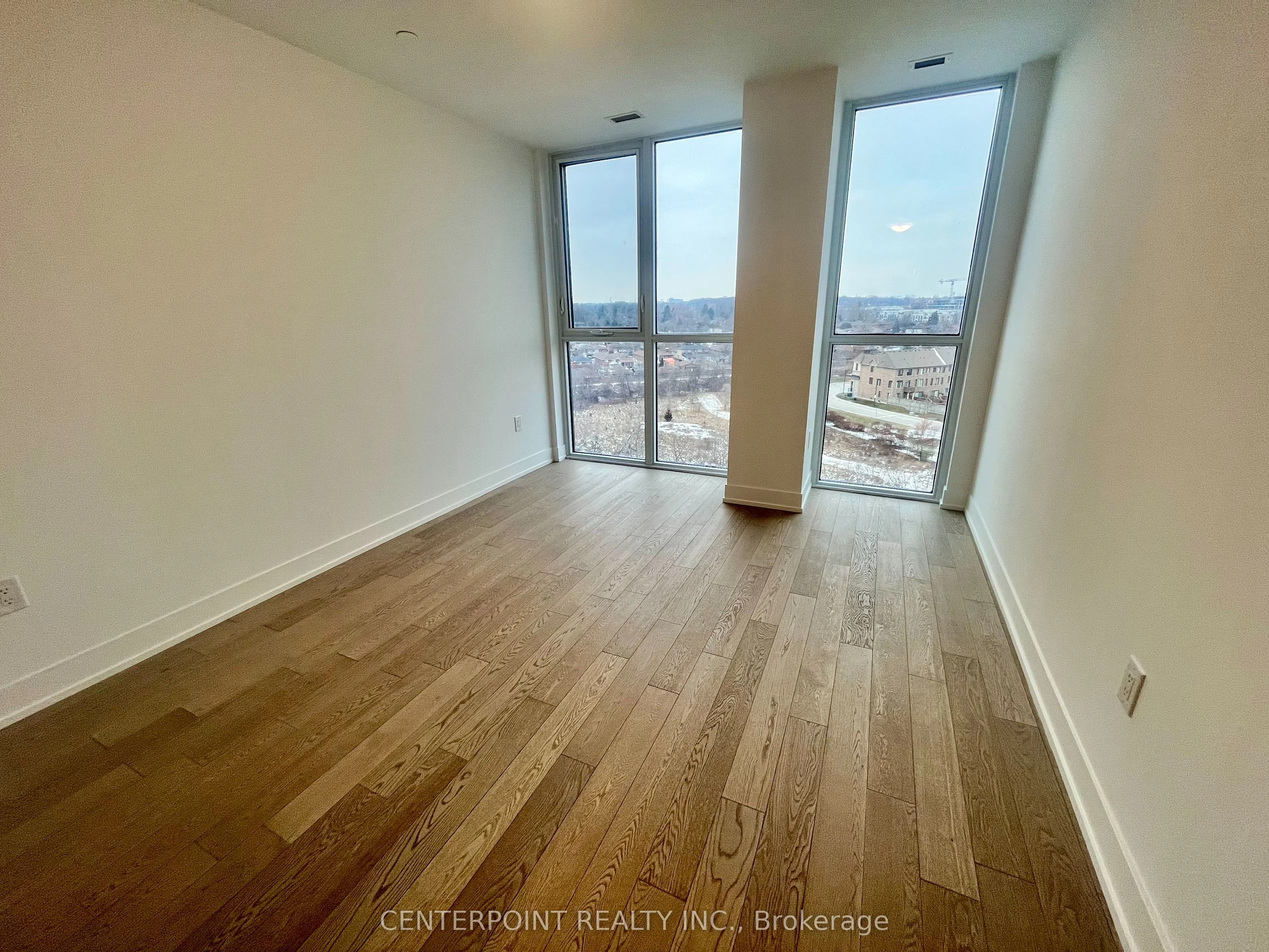 1063 Douglas McCurdy Common #803