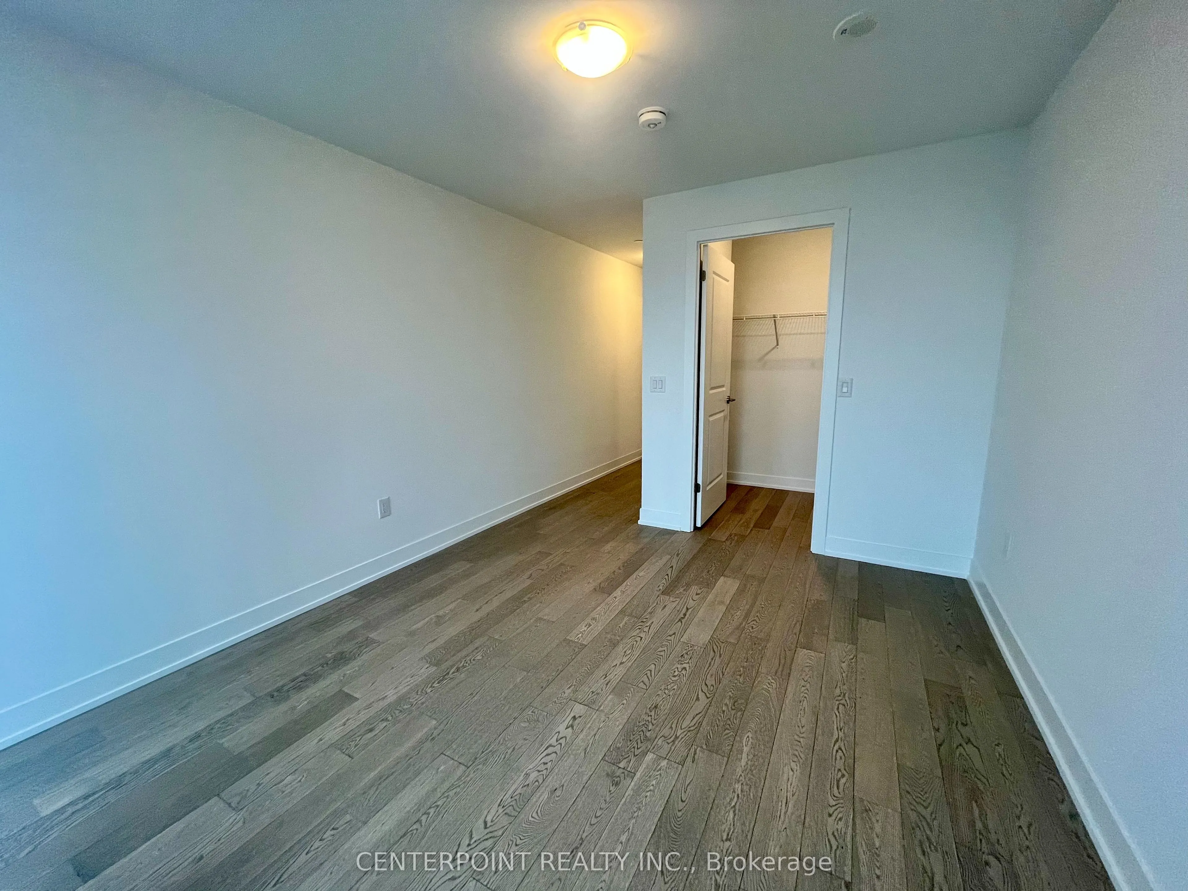 1063 Douglas McCurdy Common #803