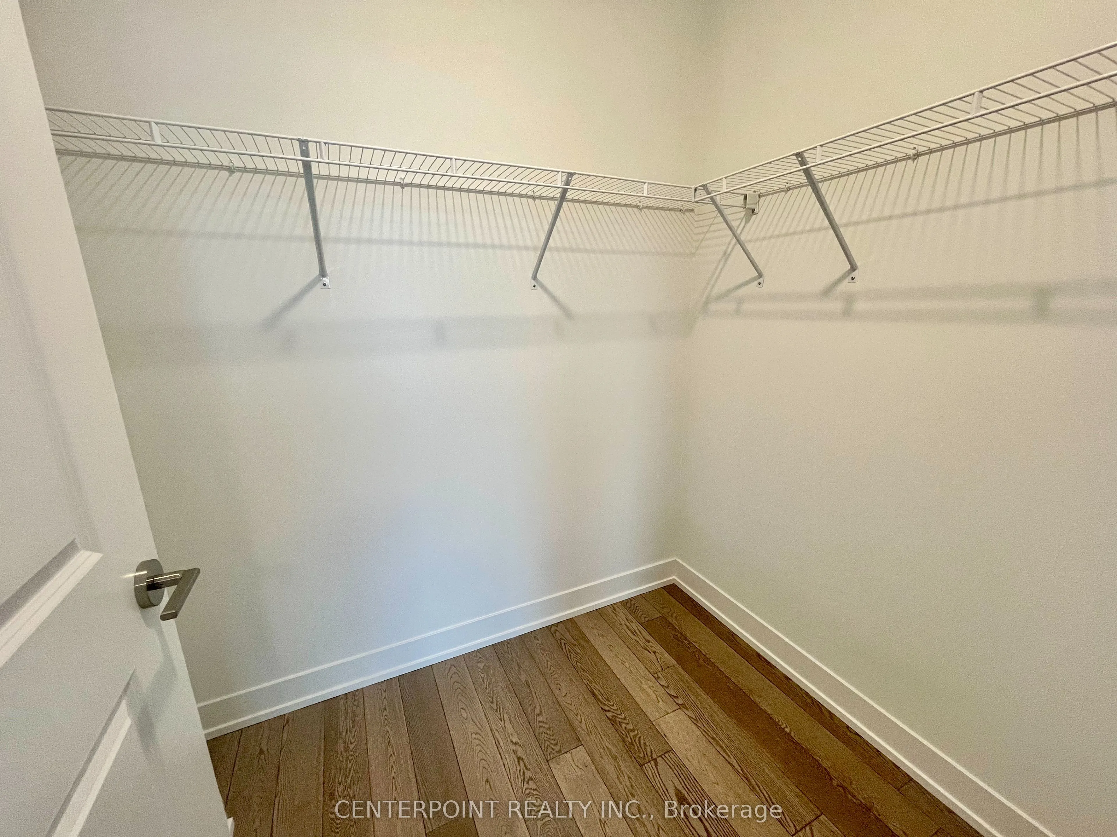 1063 Douglas McCurdy Common #803