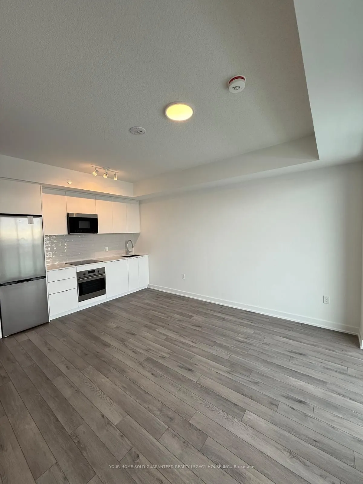 15 Skyridge Drive #406