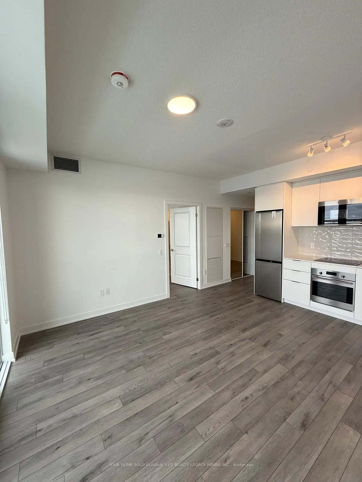 15 Skyridge Drive #406