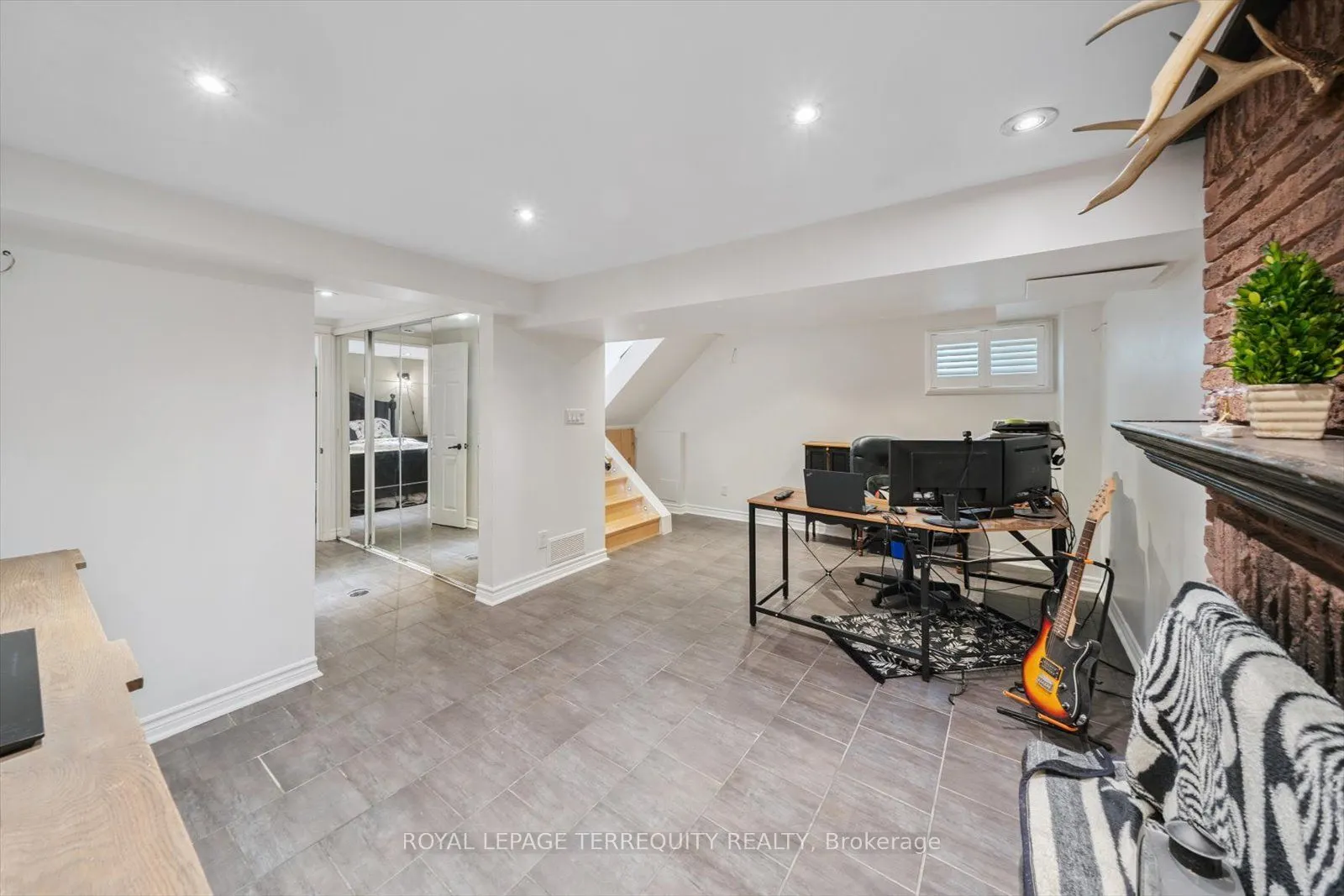 1825 Hyde Mill Crescent #26