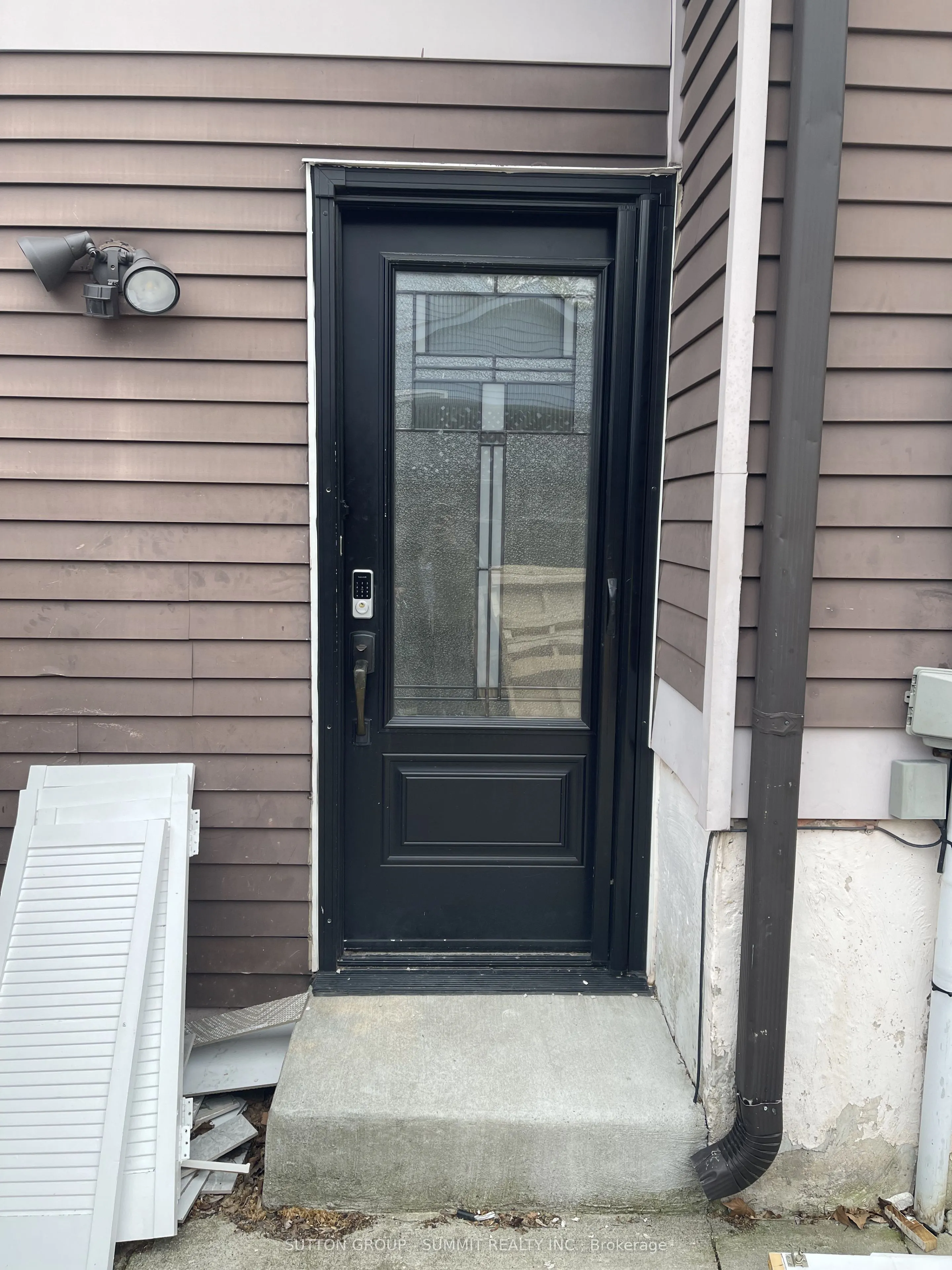 2257 Hanbury Court