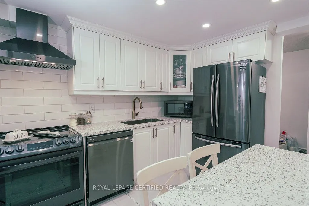 145 Hillcrest Avenue #1907